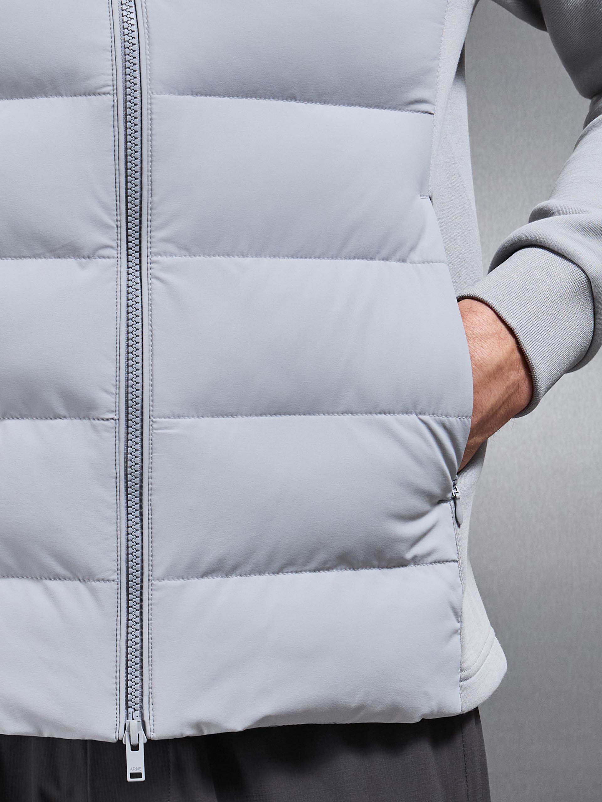 Hybrid Technical Puffer Windbreaker in Mid Grey