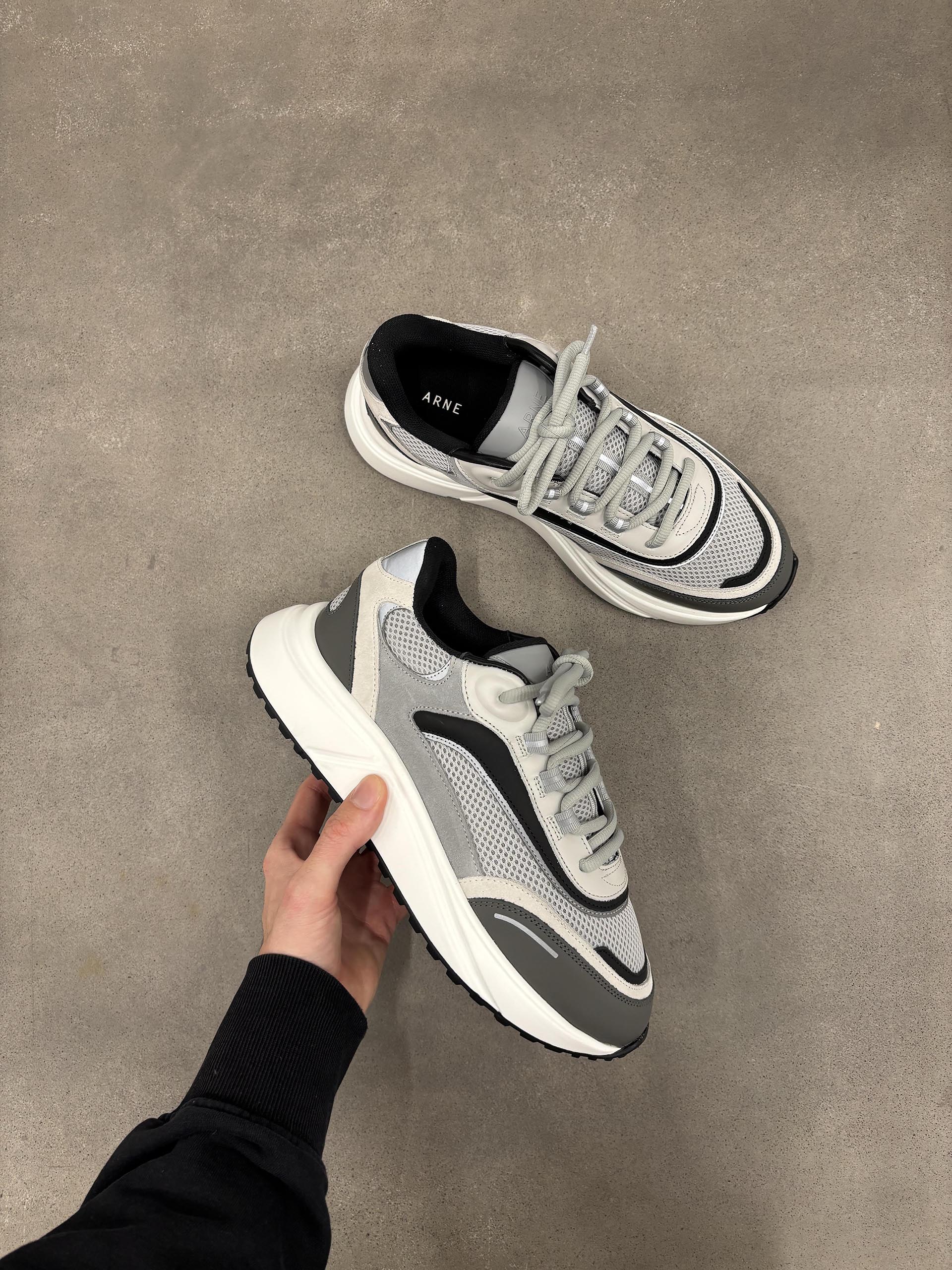 Technical Runner 2.0 in Grey Black