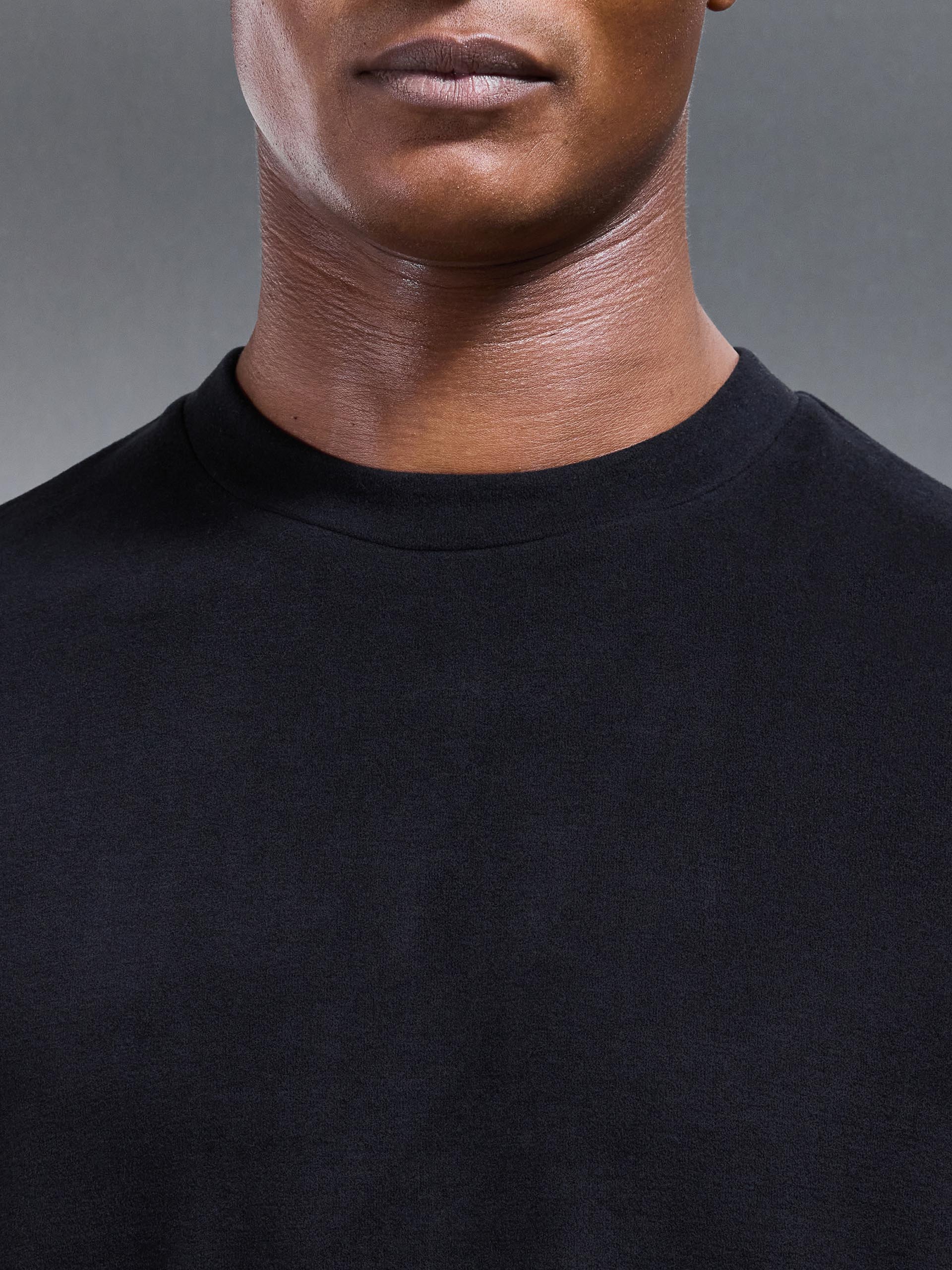 Knitted Textured Relaxed Fit T-Shirt in Black