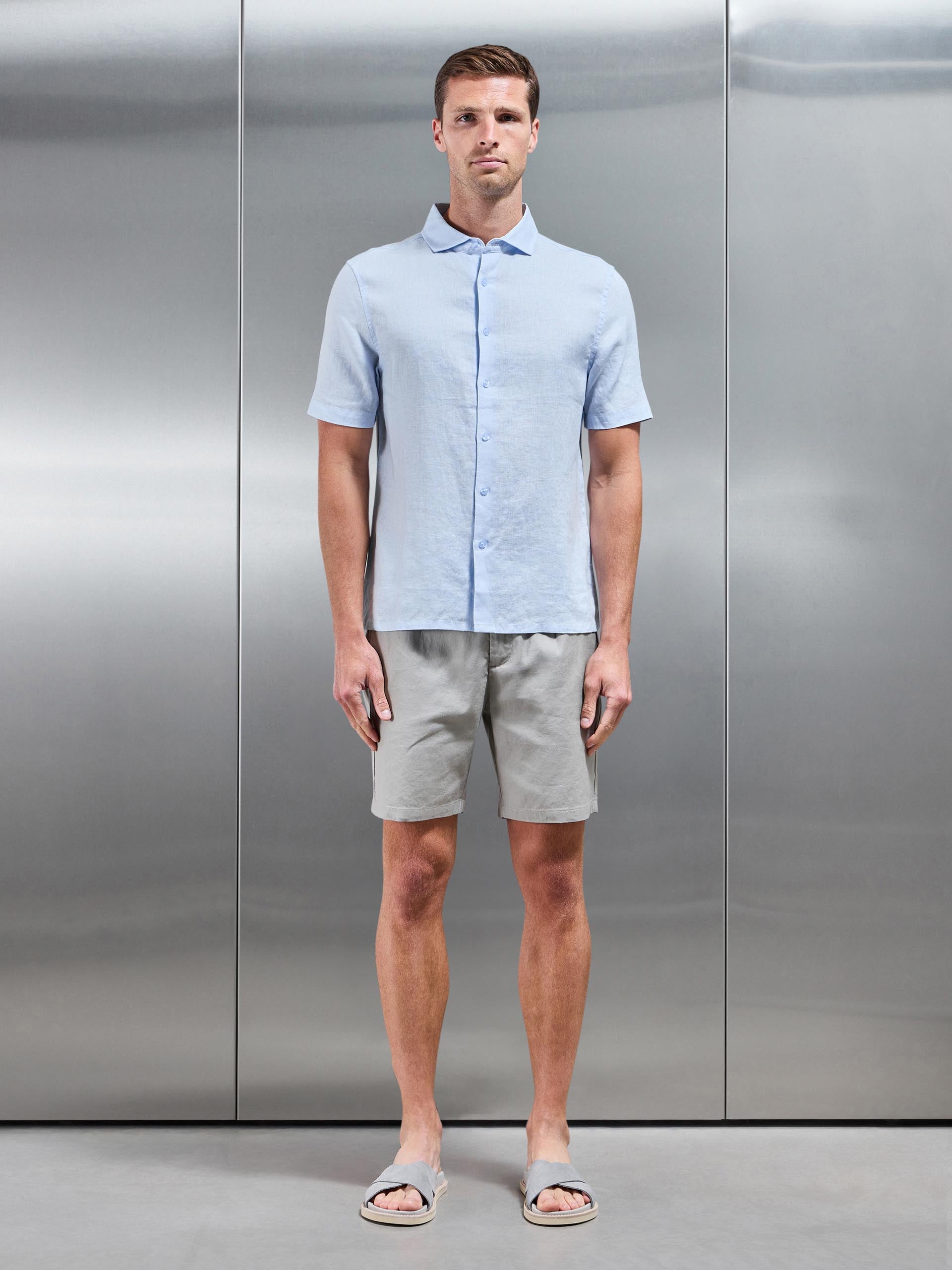 Linen Short Sleeve Cutaway Collar Shirt in Light Blue