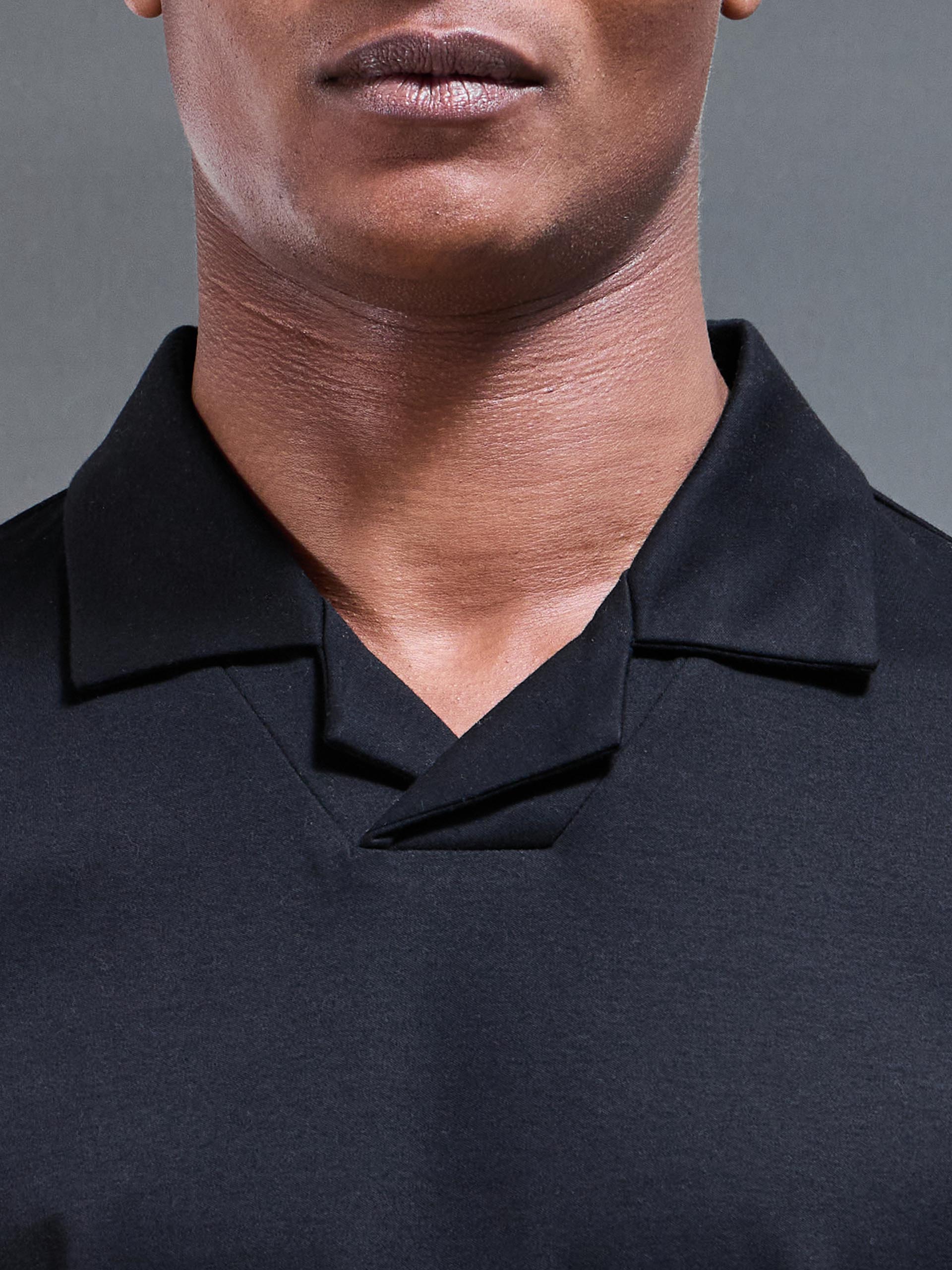 Mercerised Interlock Revere Collar Polo Shirt in Black