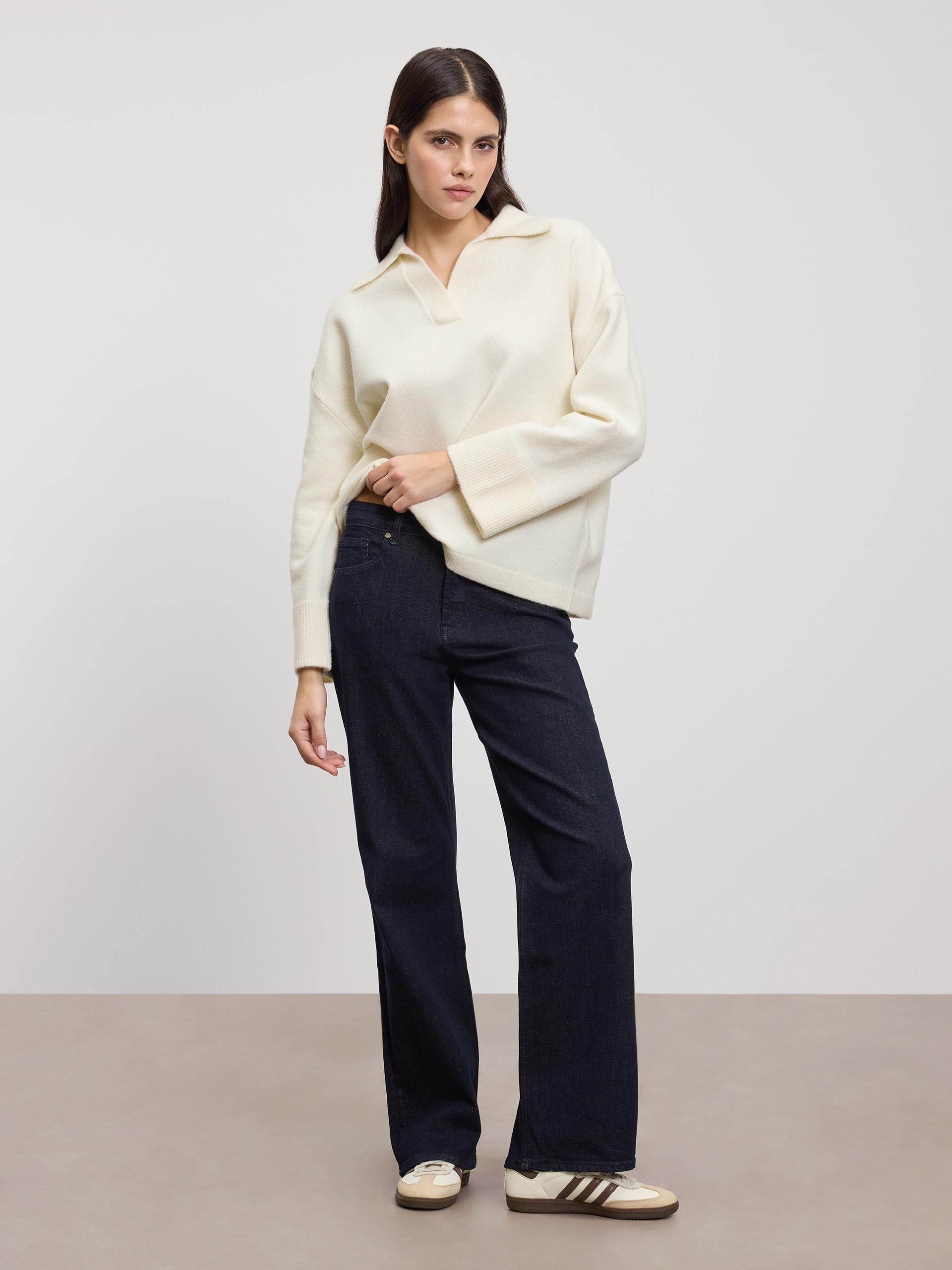 Womens Mid Rise Straight Denim Jeans in Solid Dark Blue