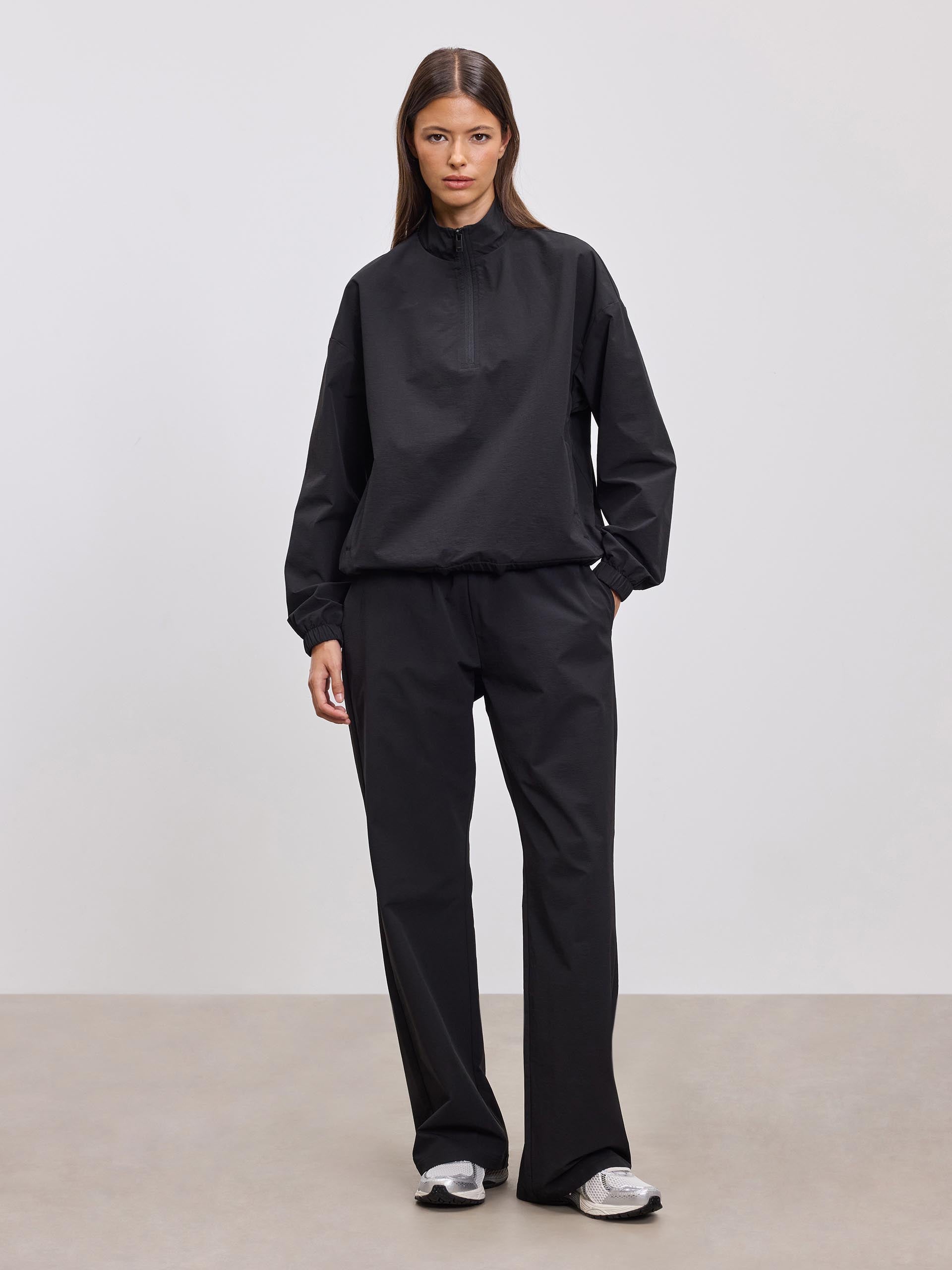 Womens Nylon 1/4 Zip in Black