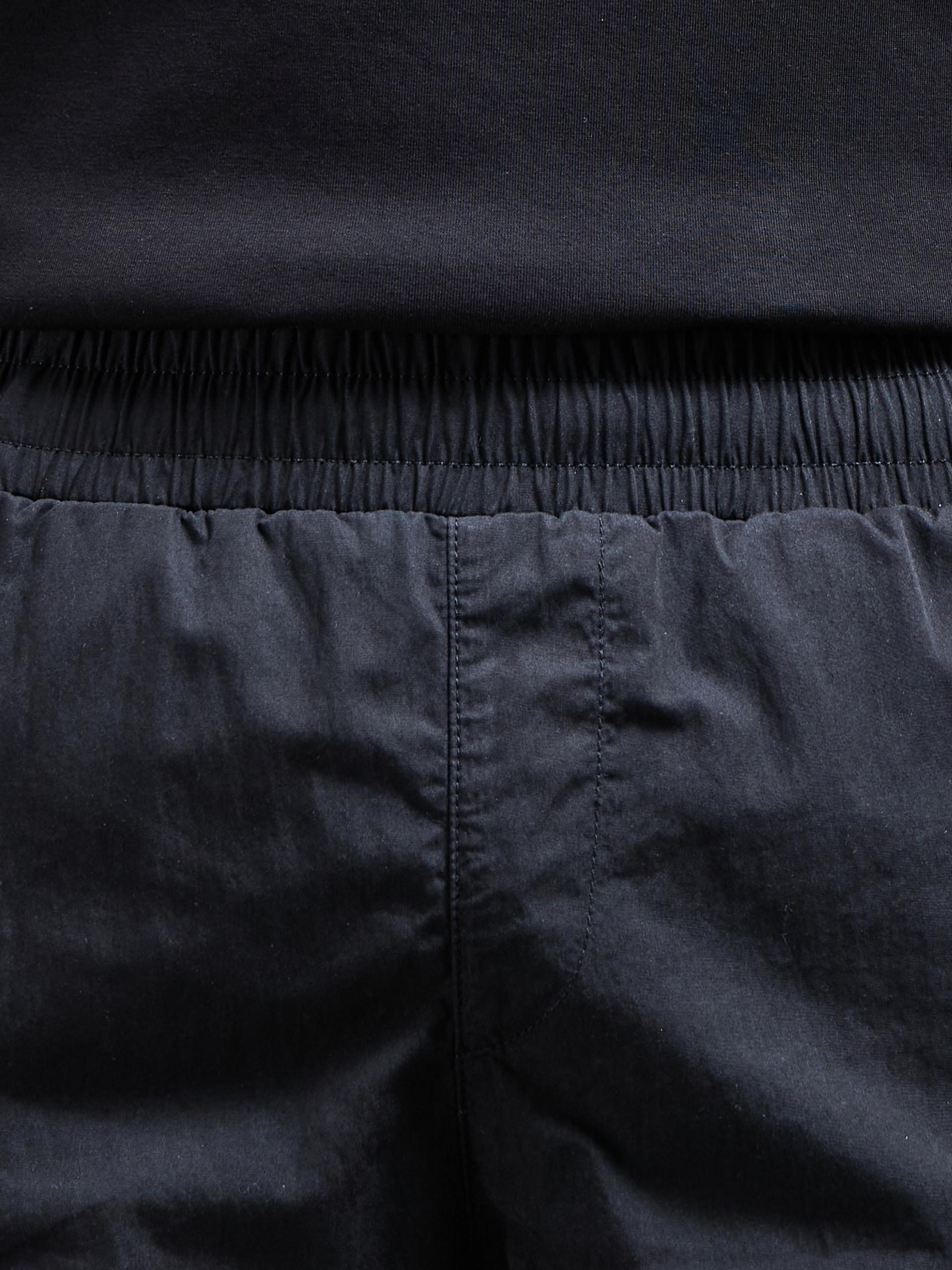 Parachute Cargo Short in Black