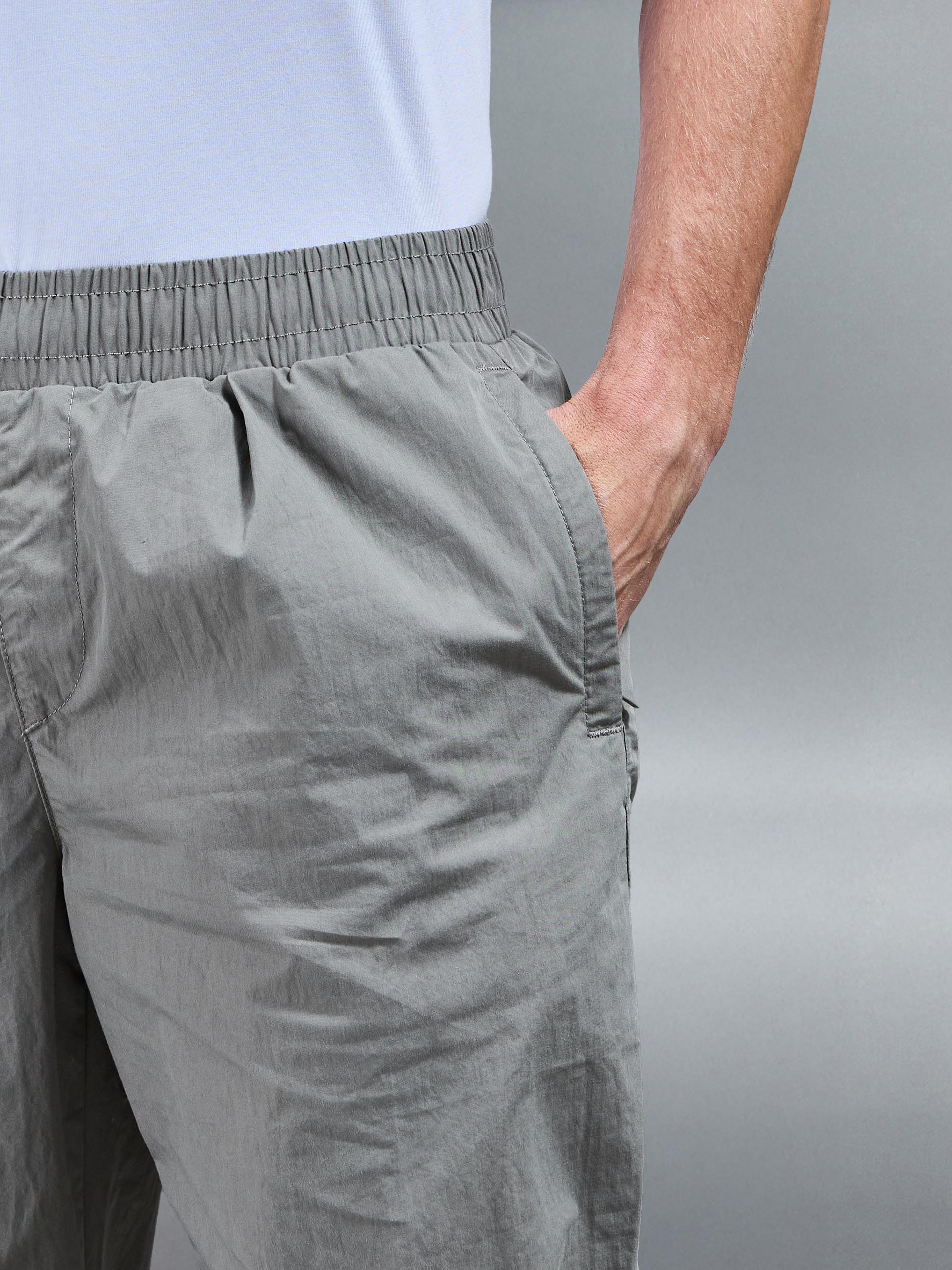 Parachute Pant in Olive