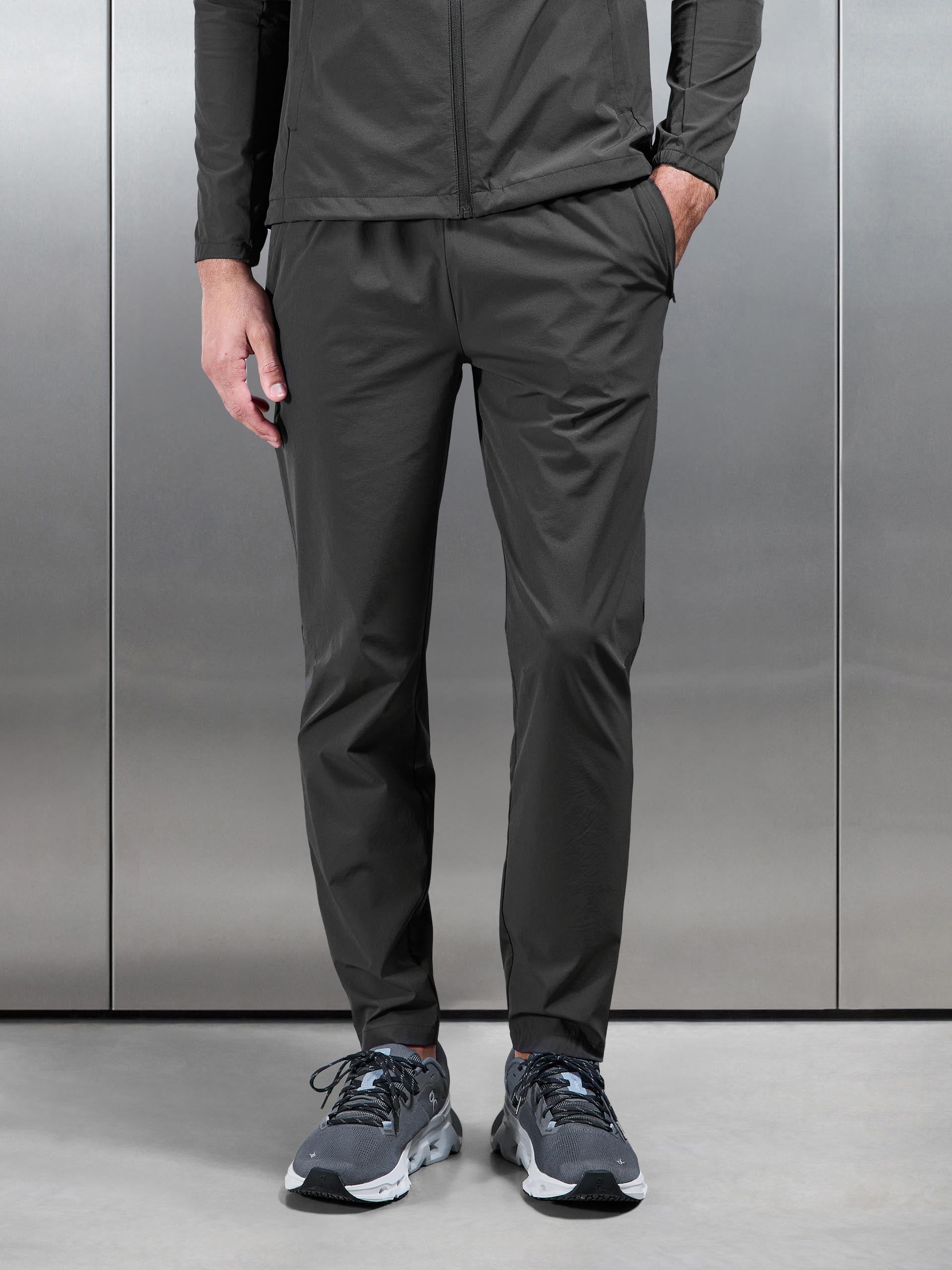 Performance Trackpant in Grey