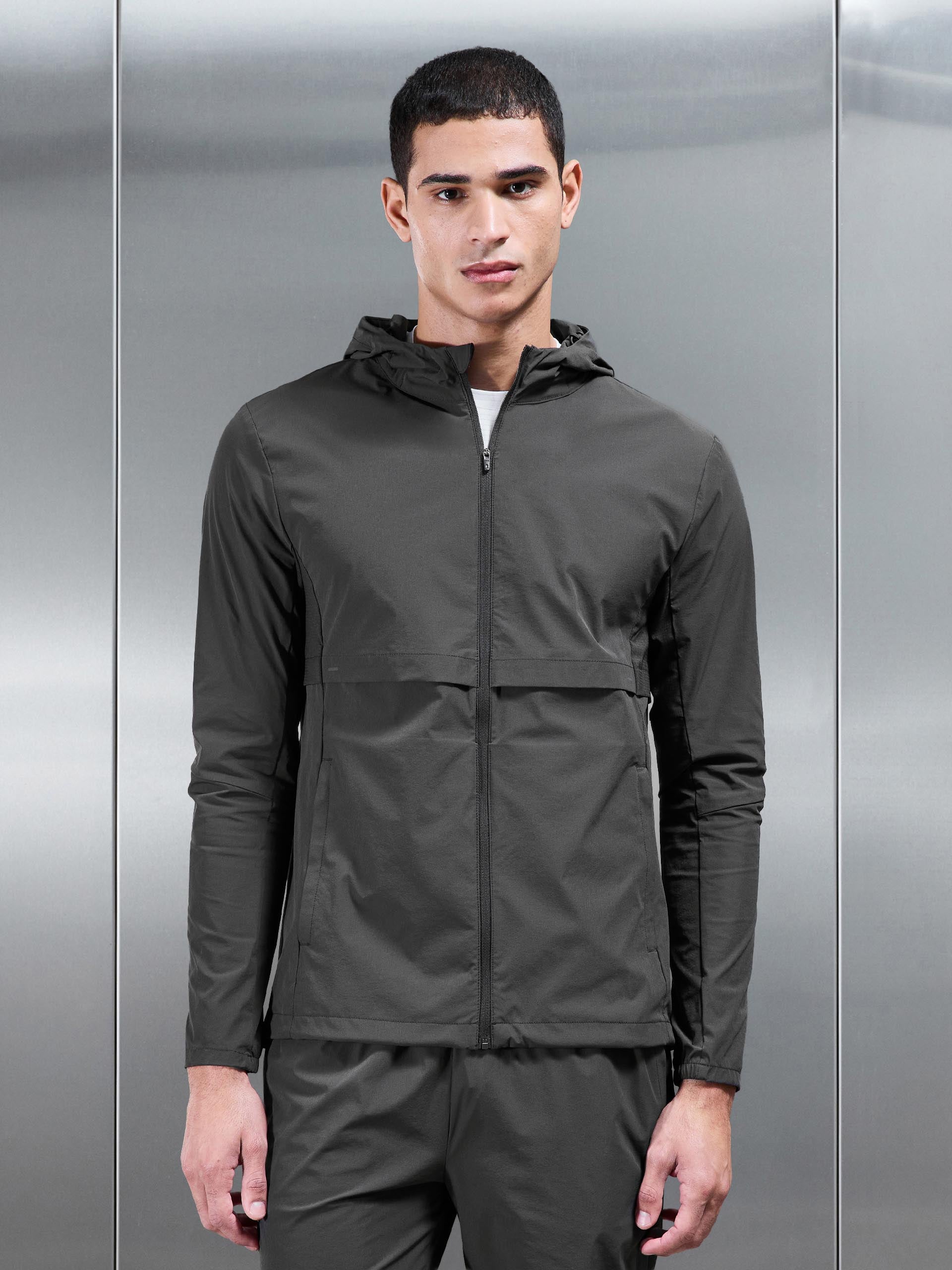 Performance Windbreaker in Grey