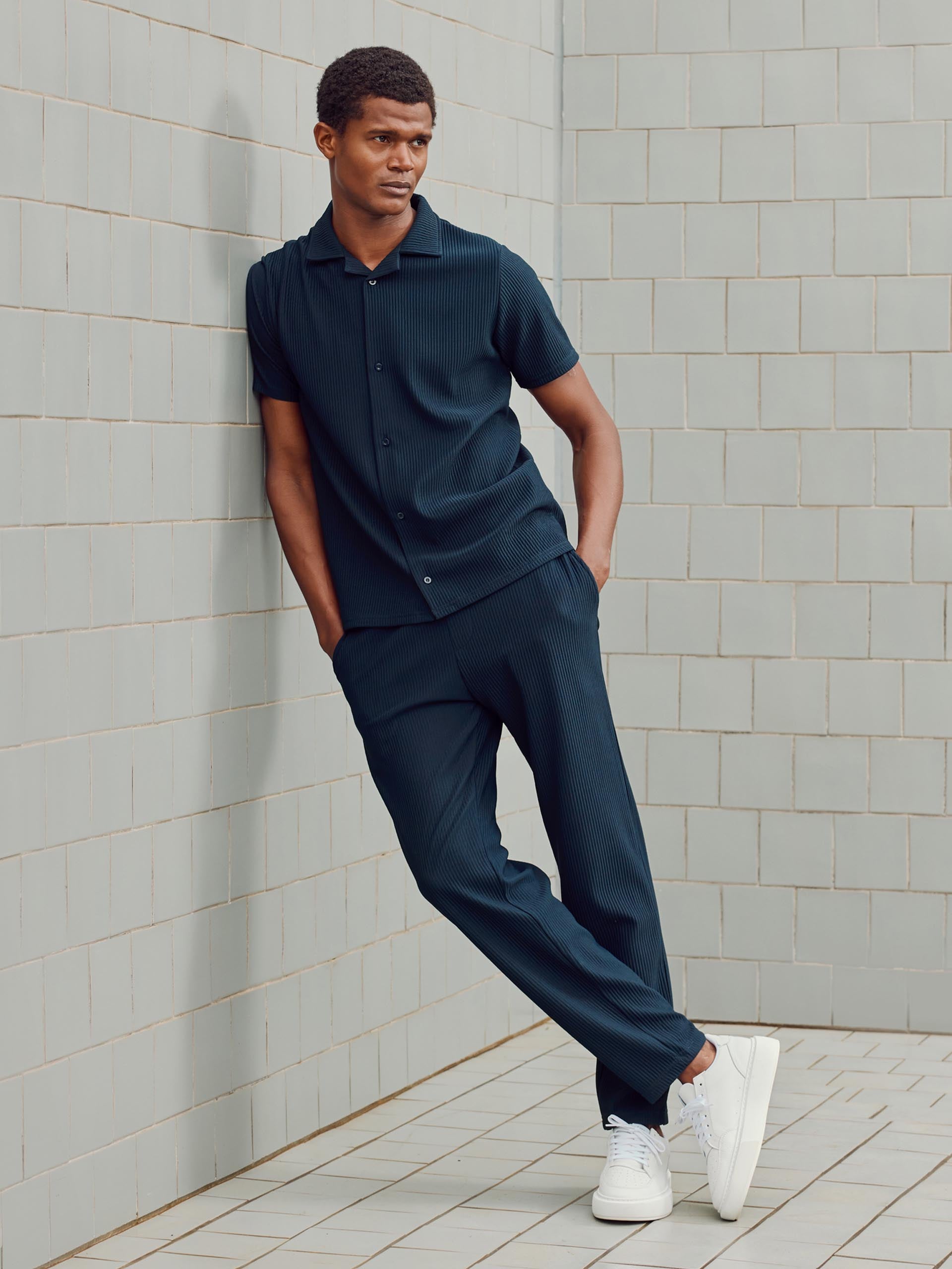 Pleated Trouser in Navy