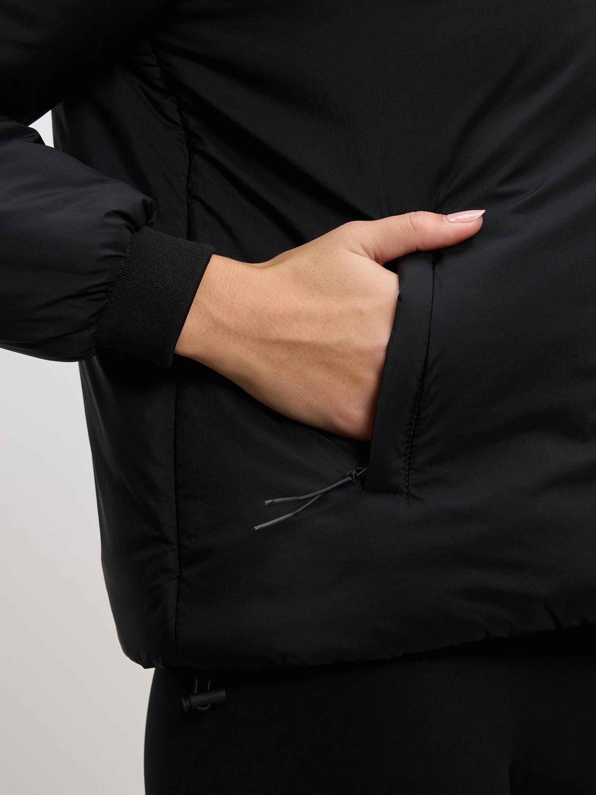 Womens Puffer Windbreaker in Black