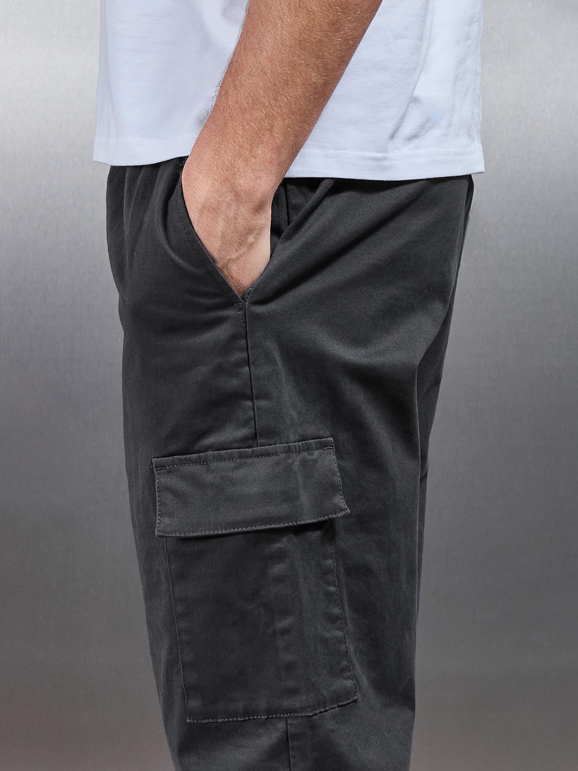 Relaxed Fit Cotton Cargo Pant In Grey