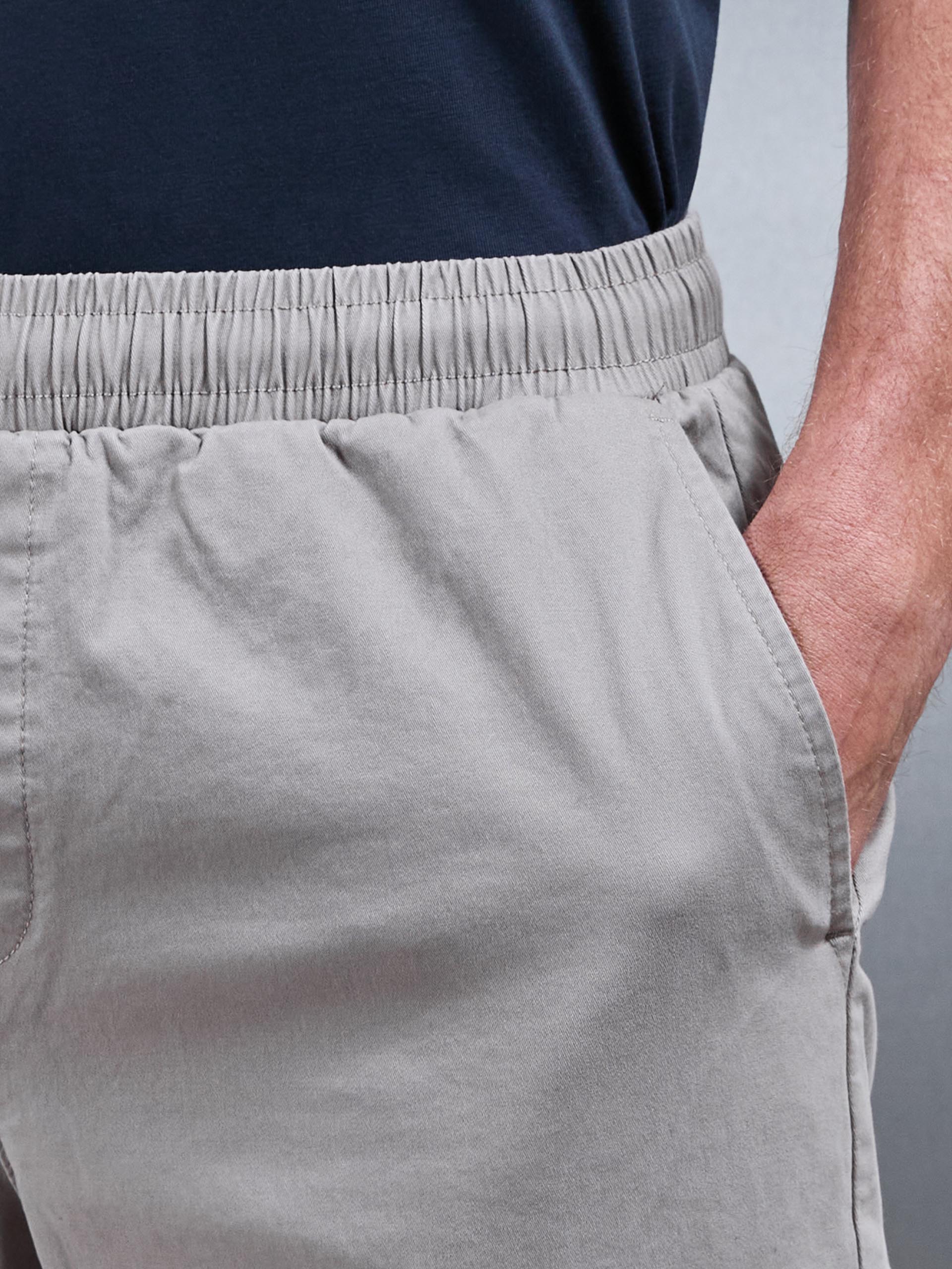 Relaxed Fit Cotton Cargo Pant in Taupe