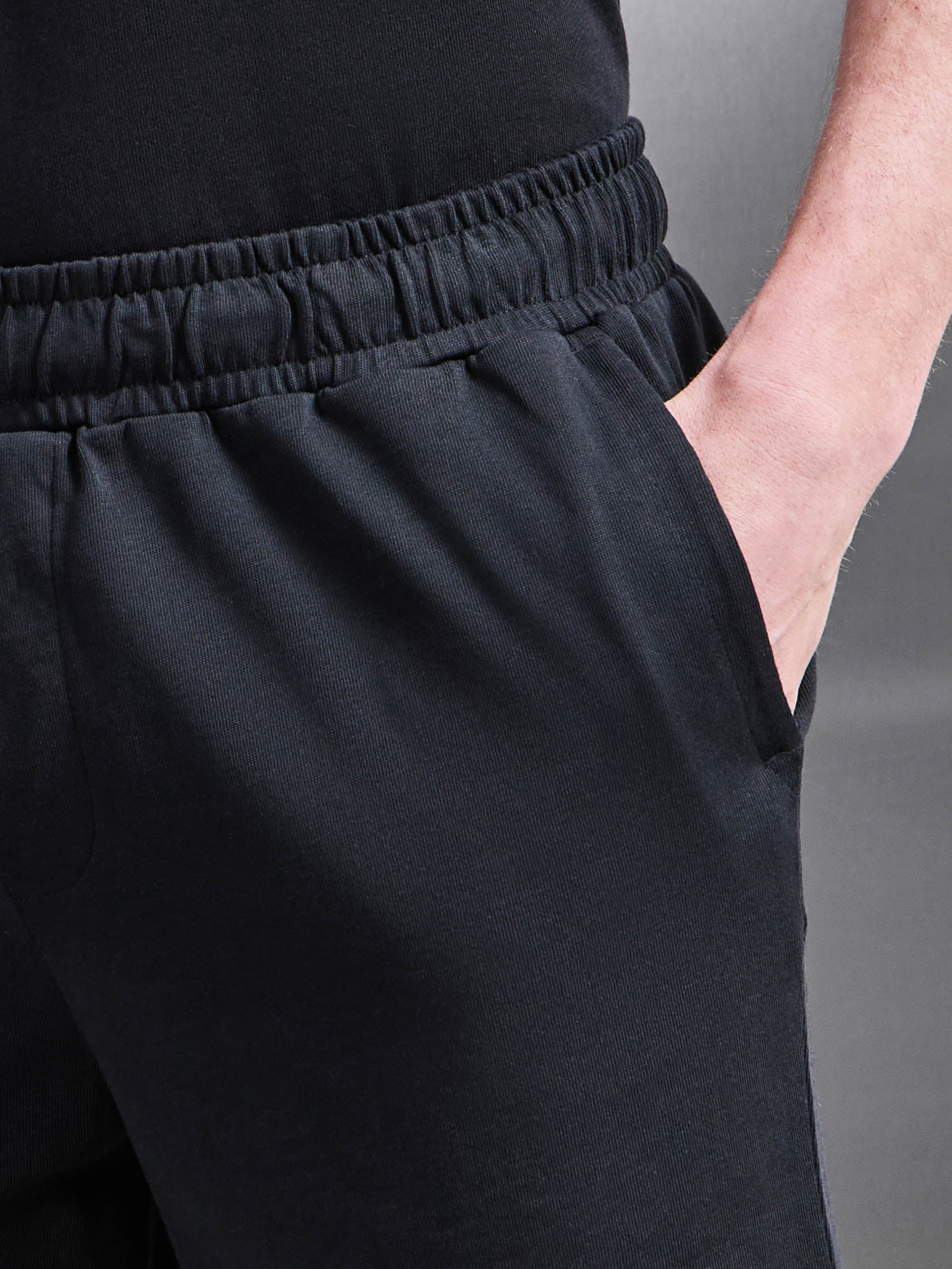 Relaxed Fit Cotton Short in Black