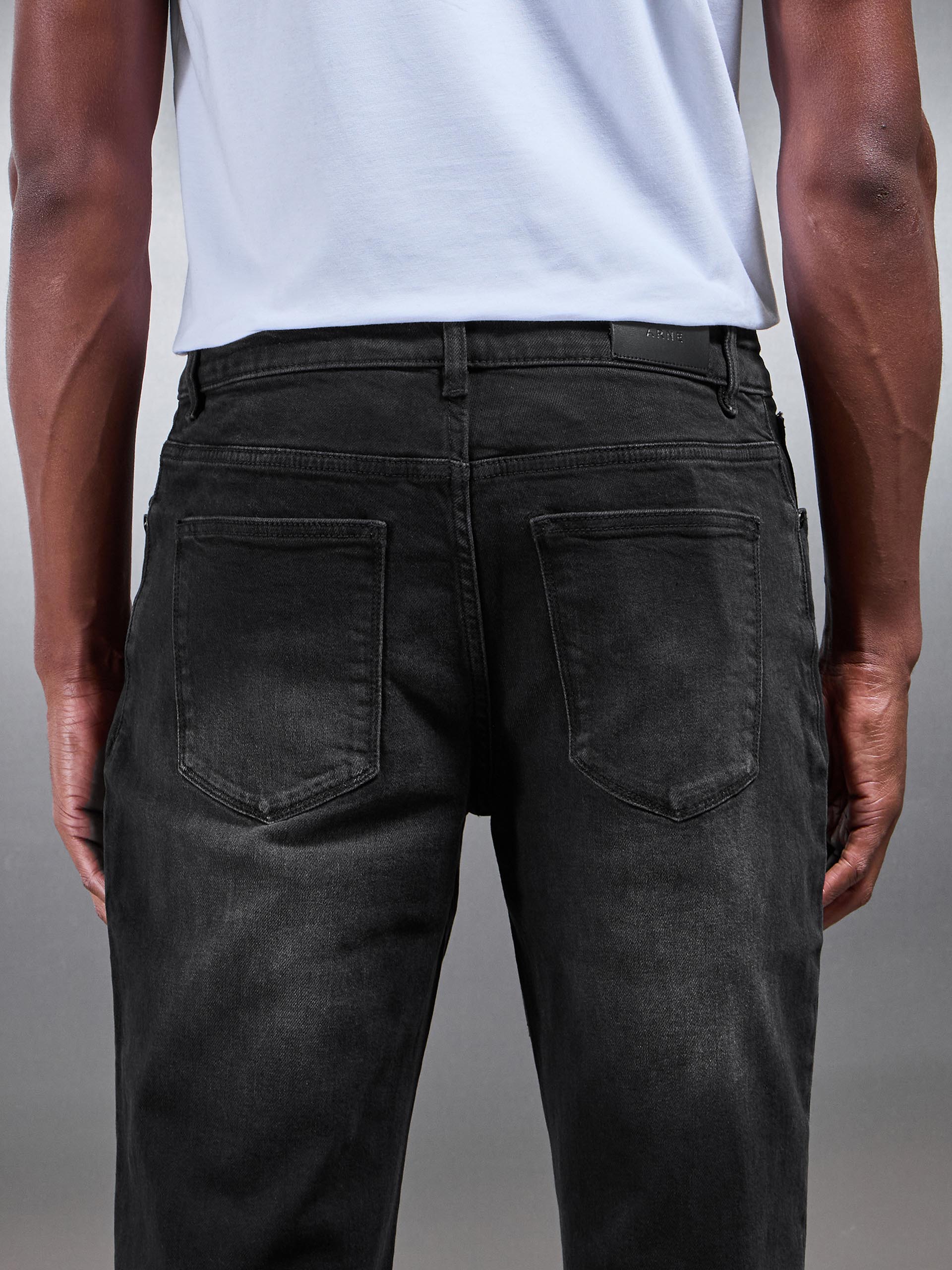 Relaxed Fit Denim Jeans in Black Wash