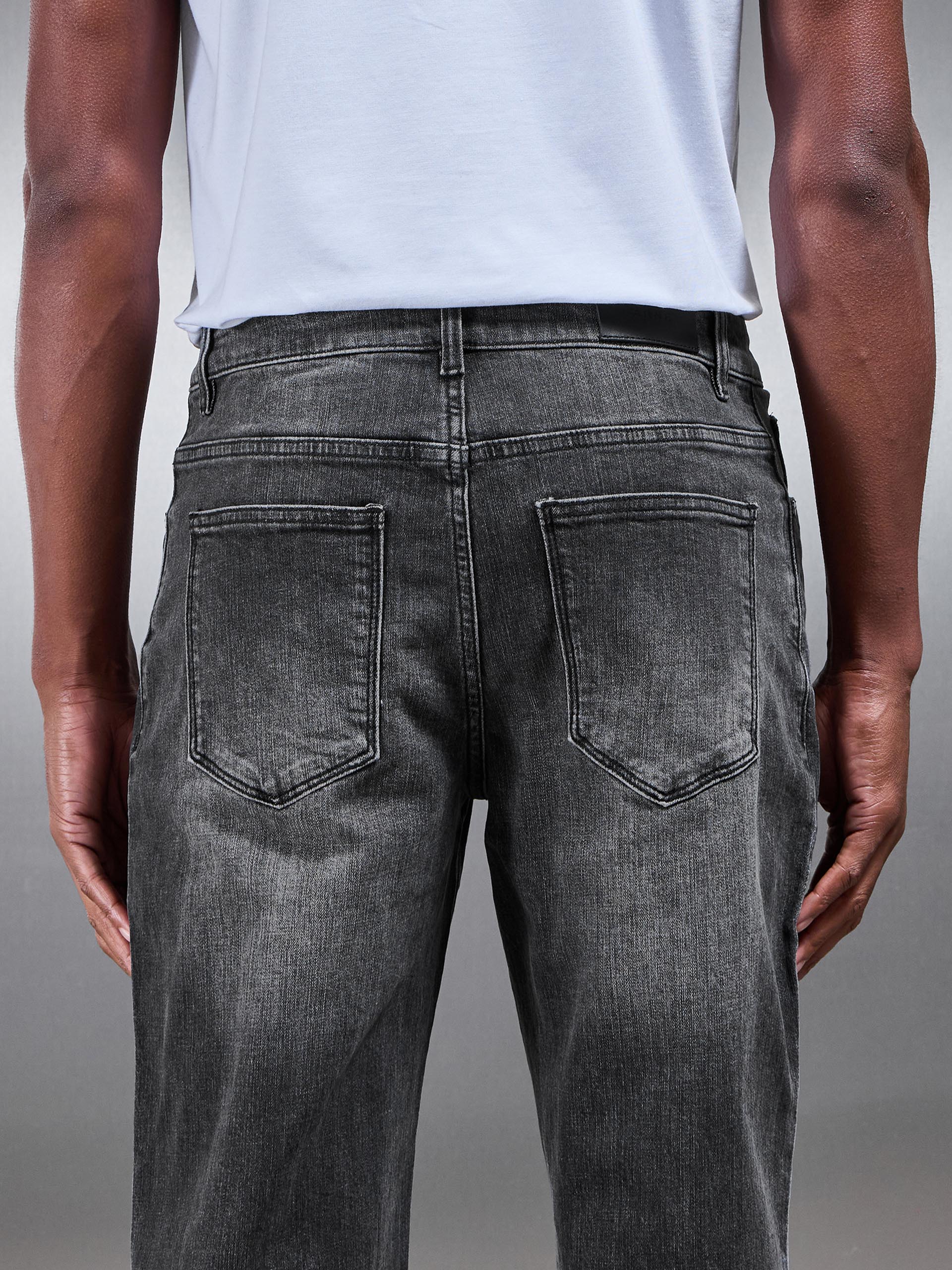 Relaxed Fit Denim Jeans in Grey Wash