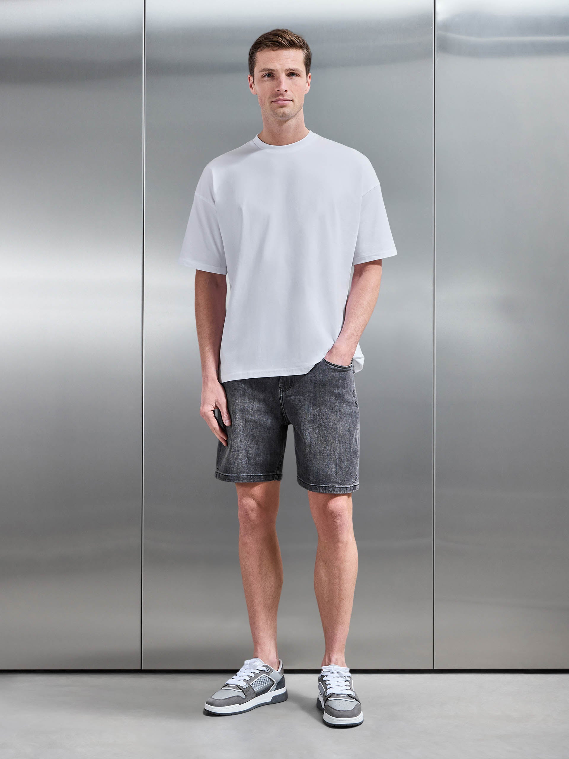 Relaxed Fit Denim Short in Grey Wash