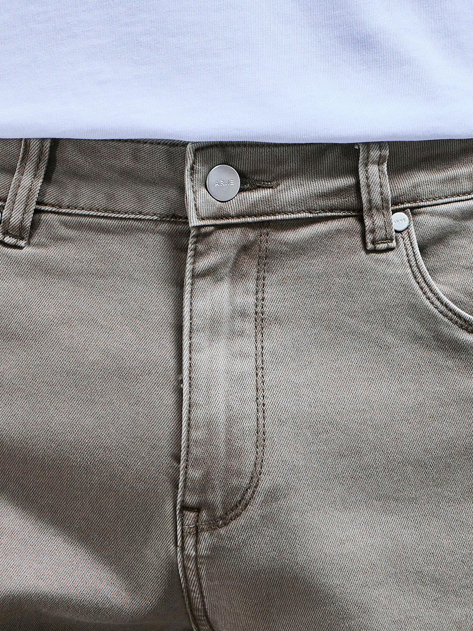 Relaxed Fit Denim Short in Olive