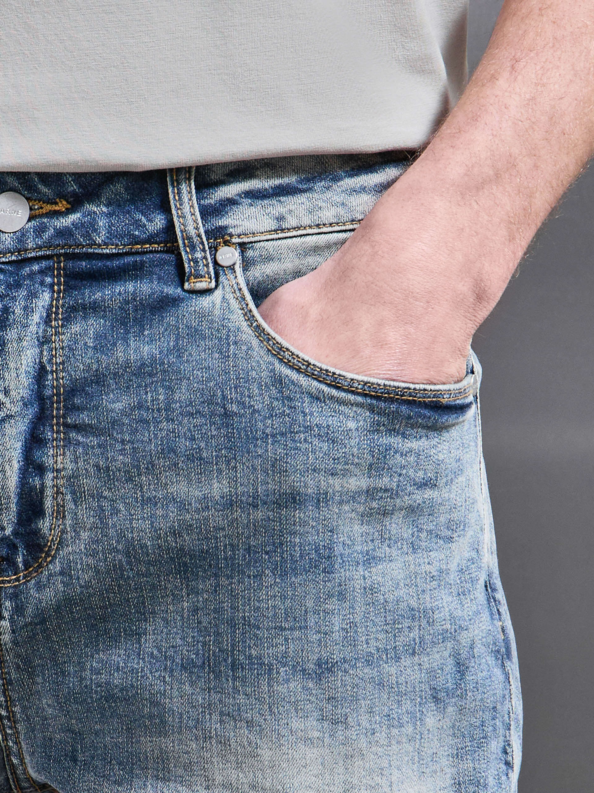 Relaxed Fit Denim Short in Sand Wash