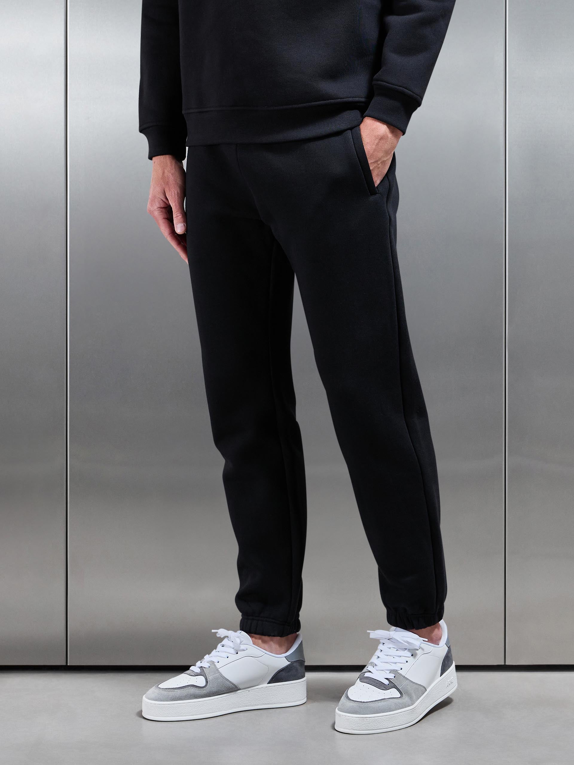 Relaxed Cuffed Jogger in Black