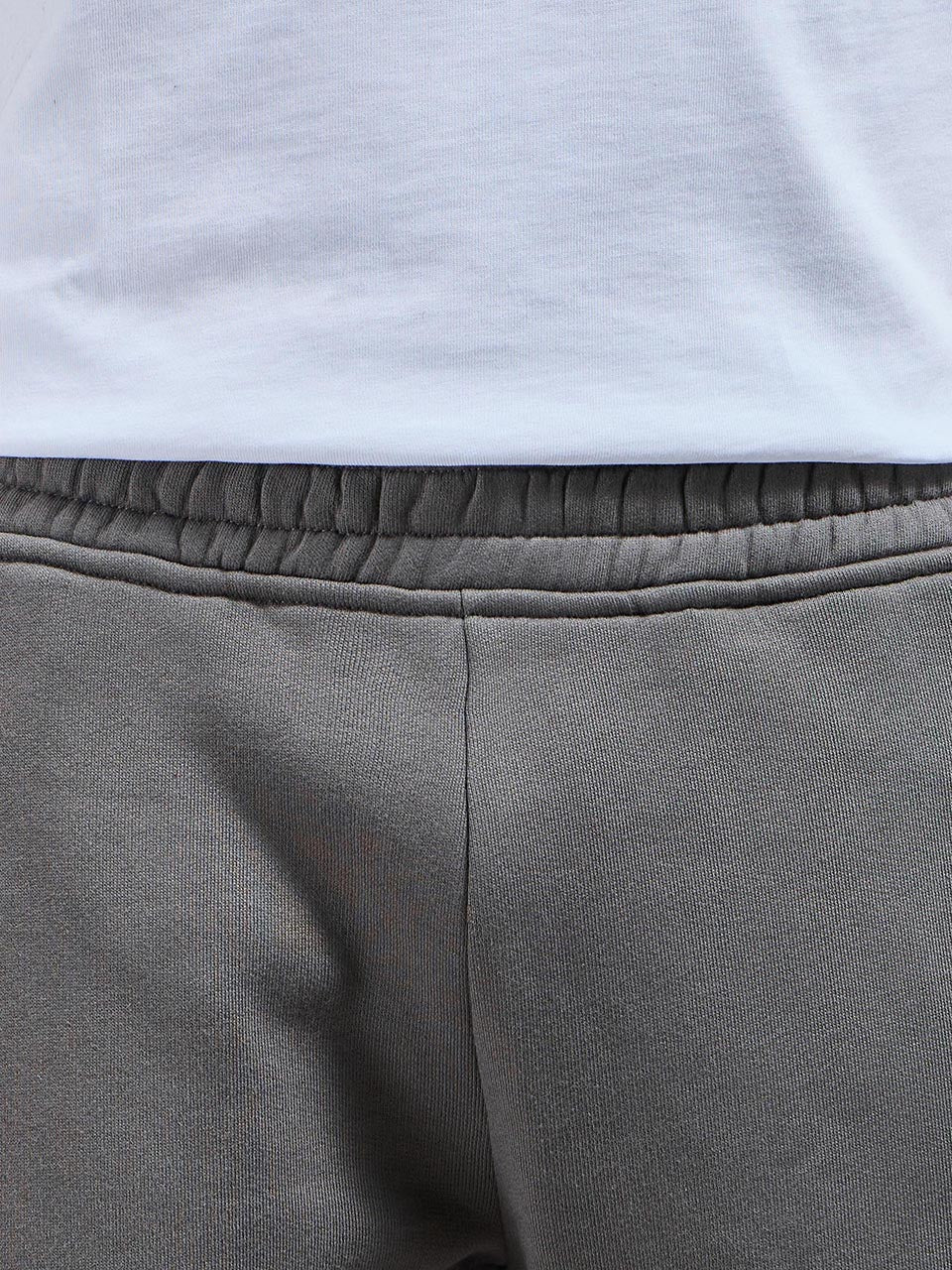 Relaxed Cuffed Jogger in Grey
