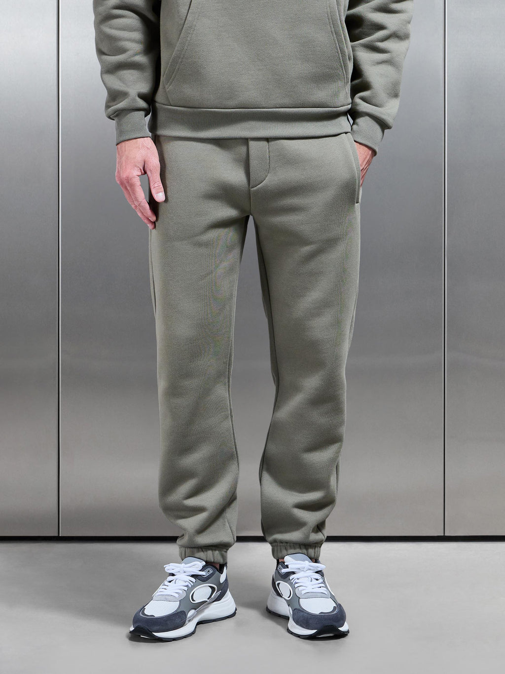 Relaxed Fit Jogger in Olive
