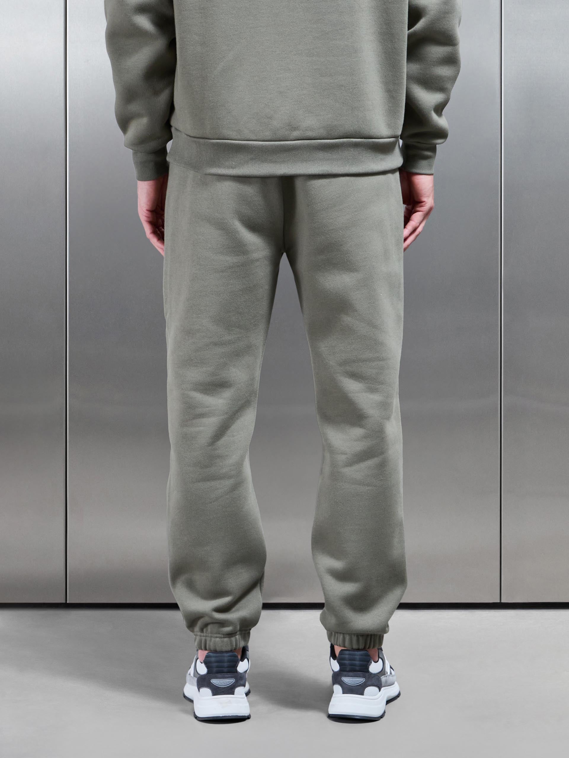Relaxed Fit Jogger in Olive