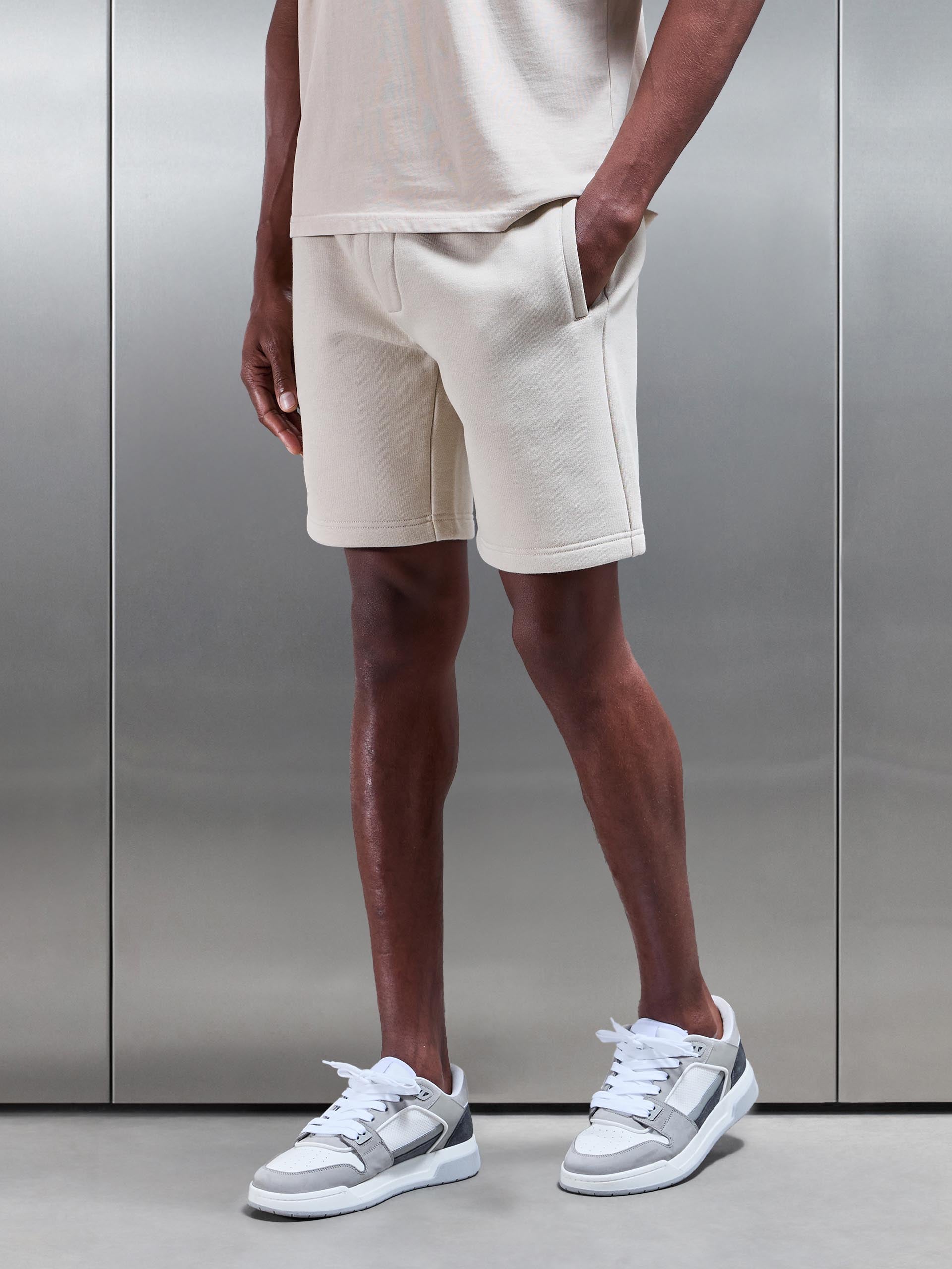 Relaxed Fit Short in Beige