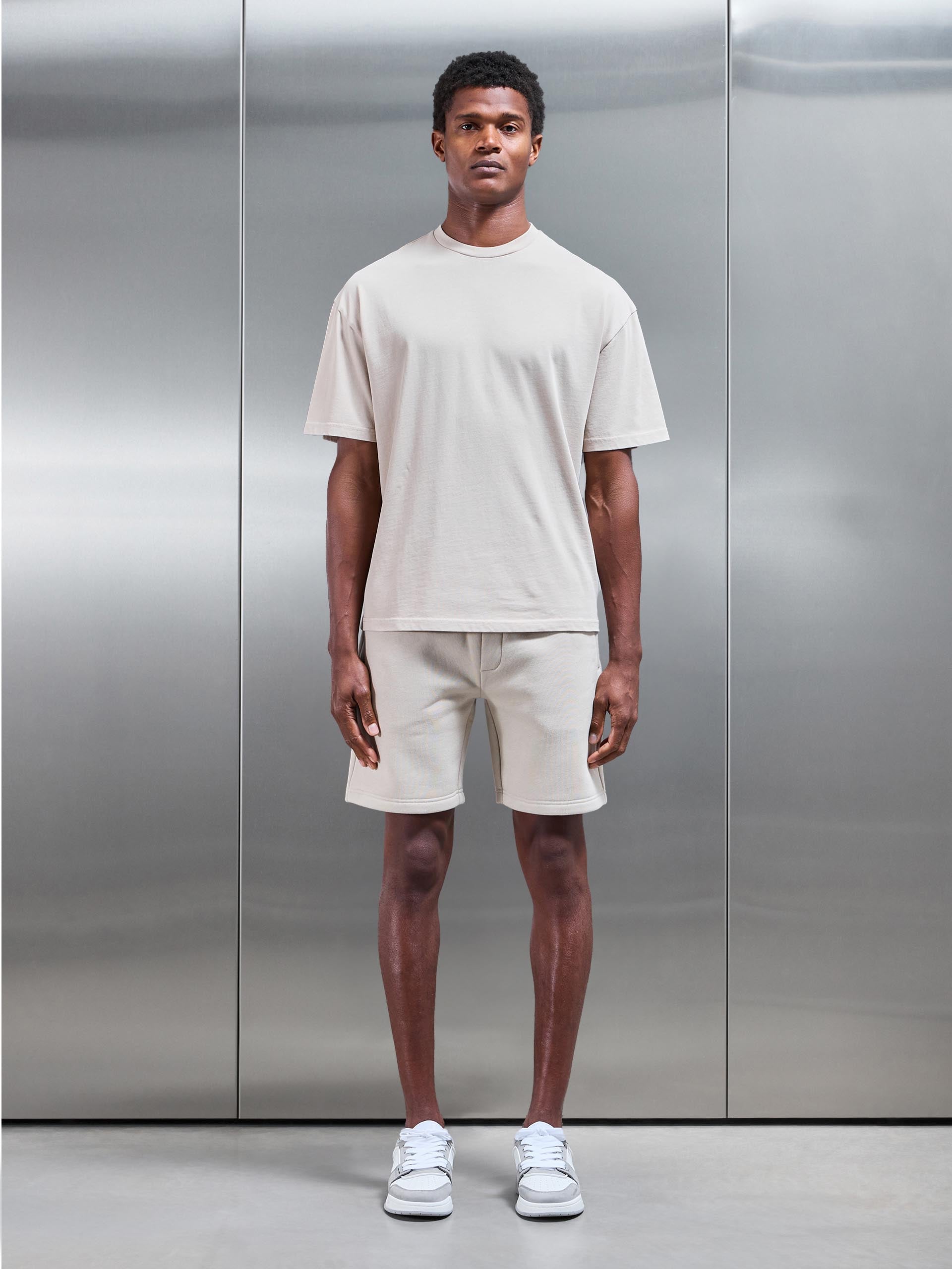 Relaxed Fit Short in Beige