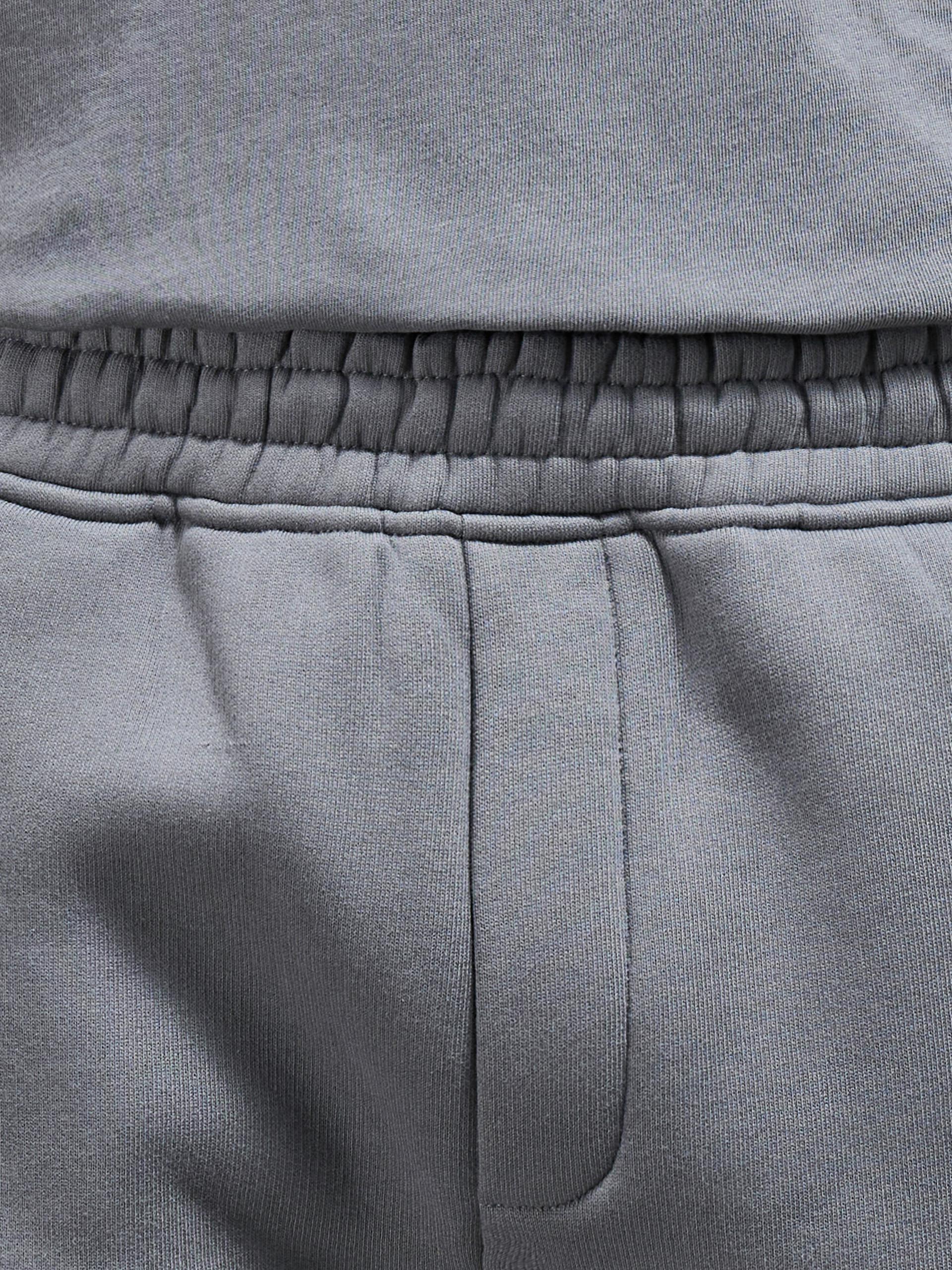 Relaxed Fit Short In Grey