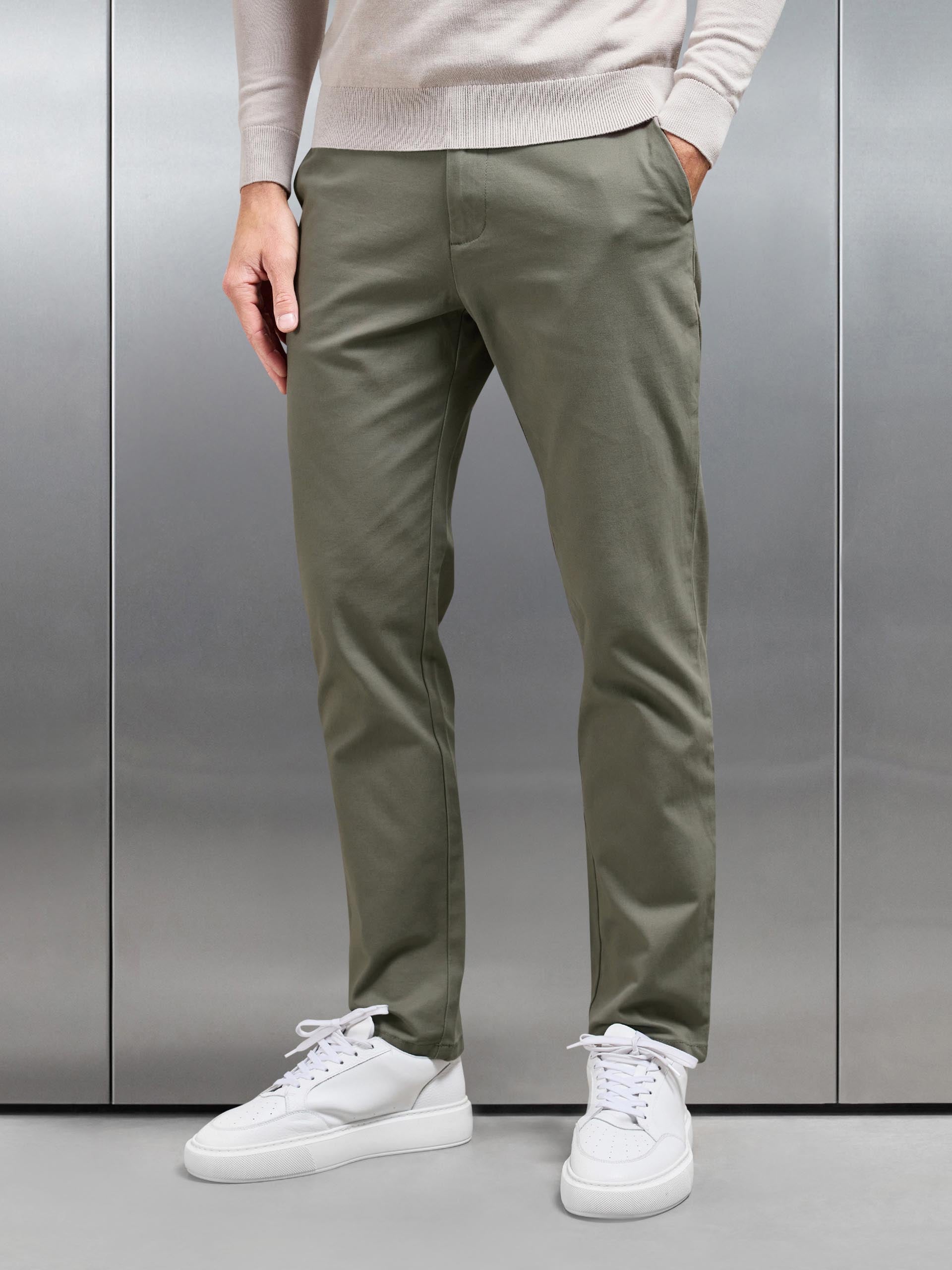 Relaxed Fit Chino Trouser in Olive