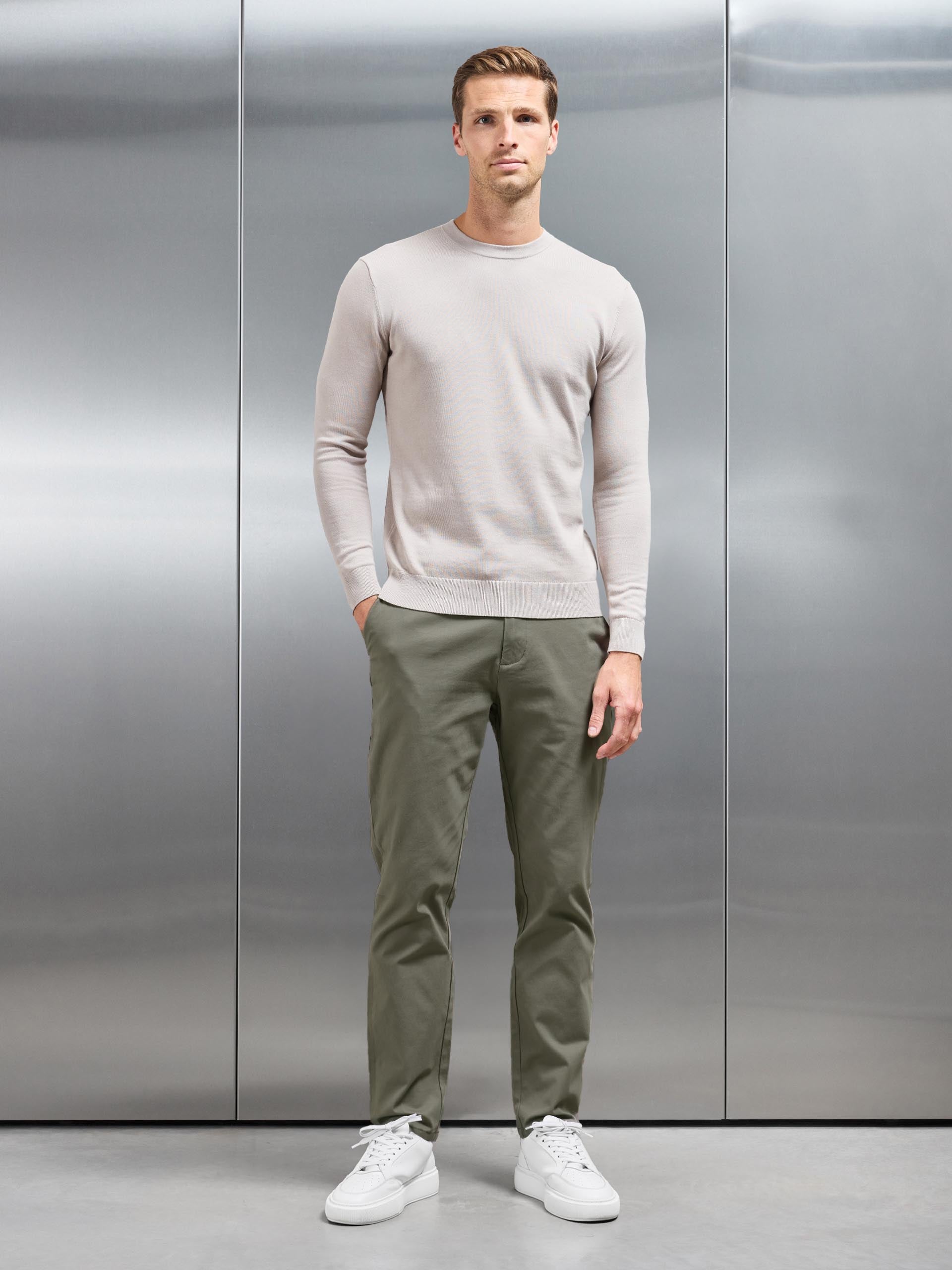 Relaxed Fit Chino Trouser in Olive
