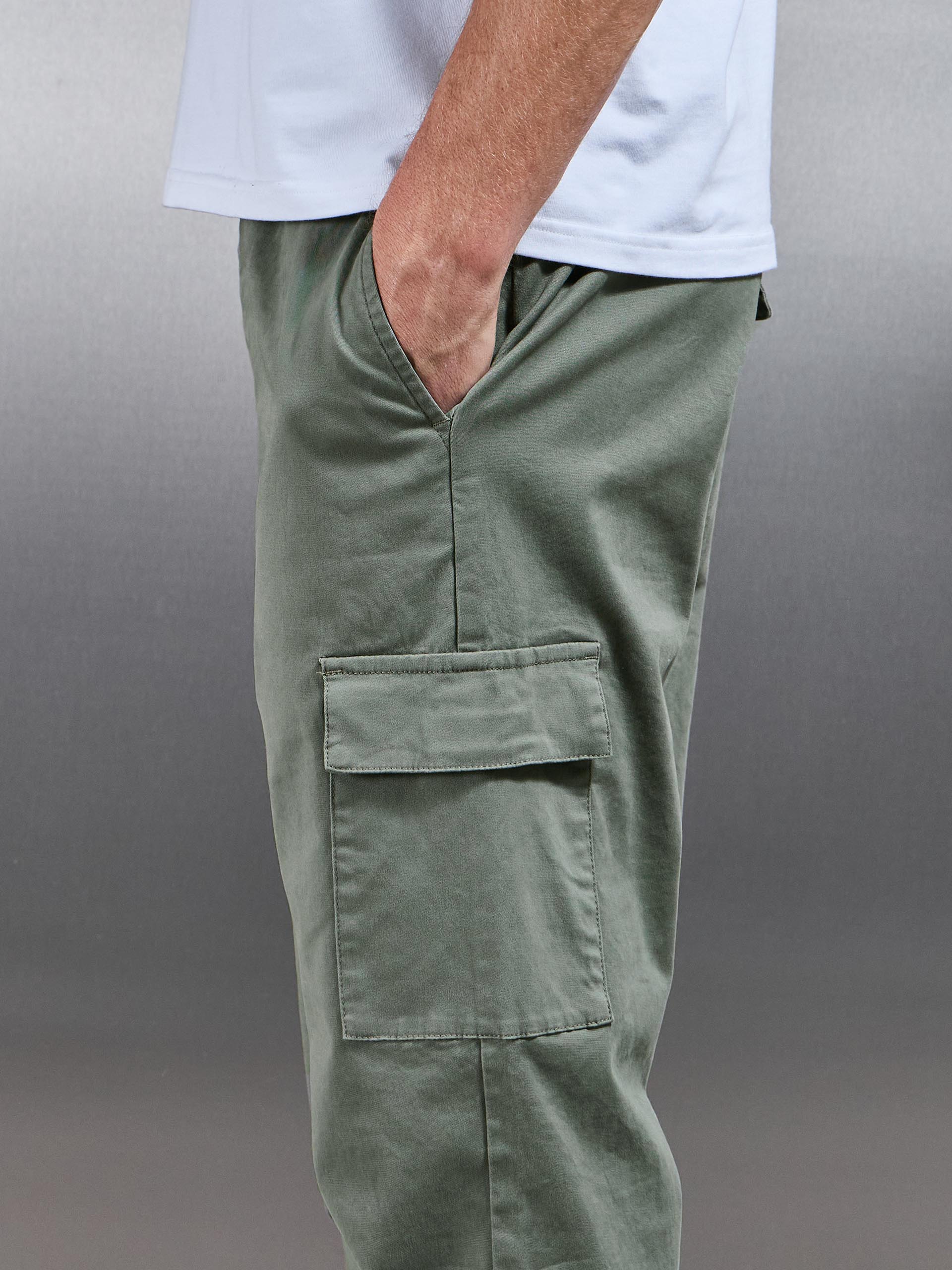 Relaxed Fit Cotton Cargo Pant in Olive