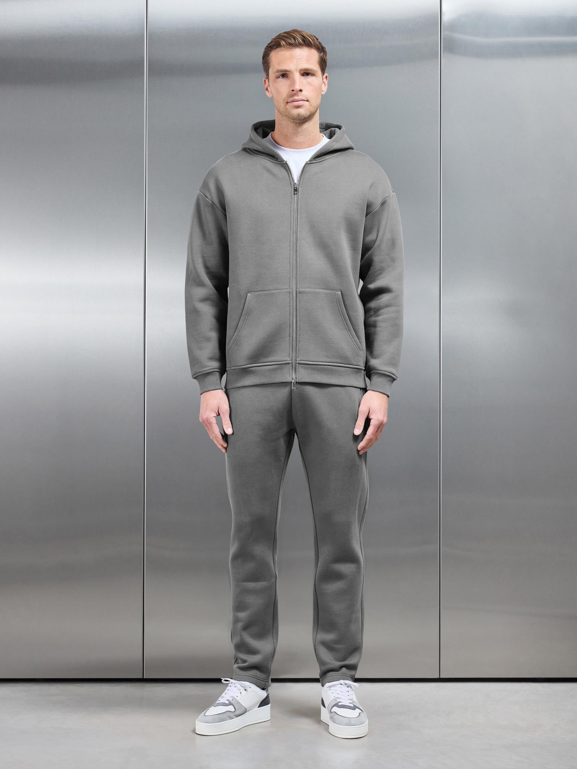 Relaxed Fit Tapered Leg Jogger in Grey