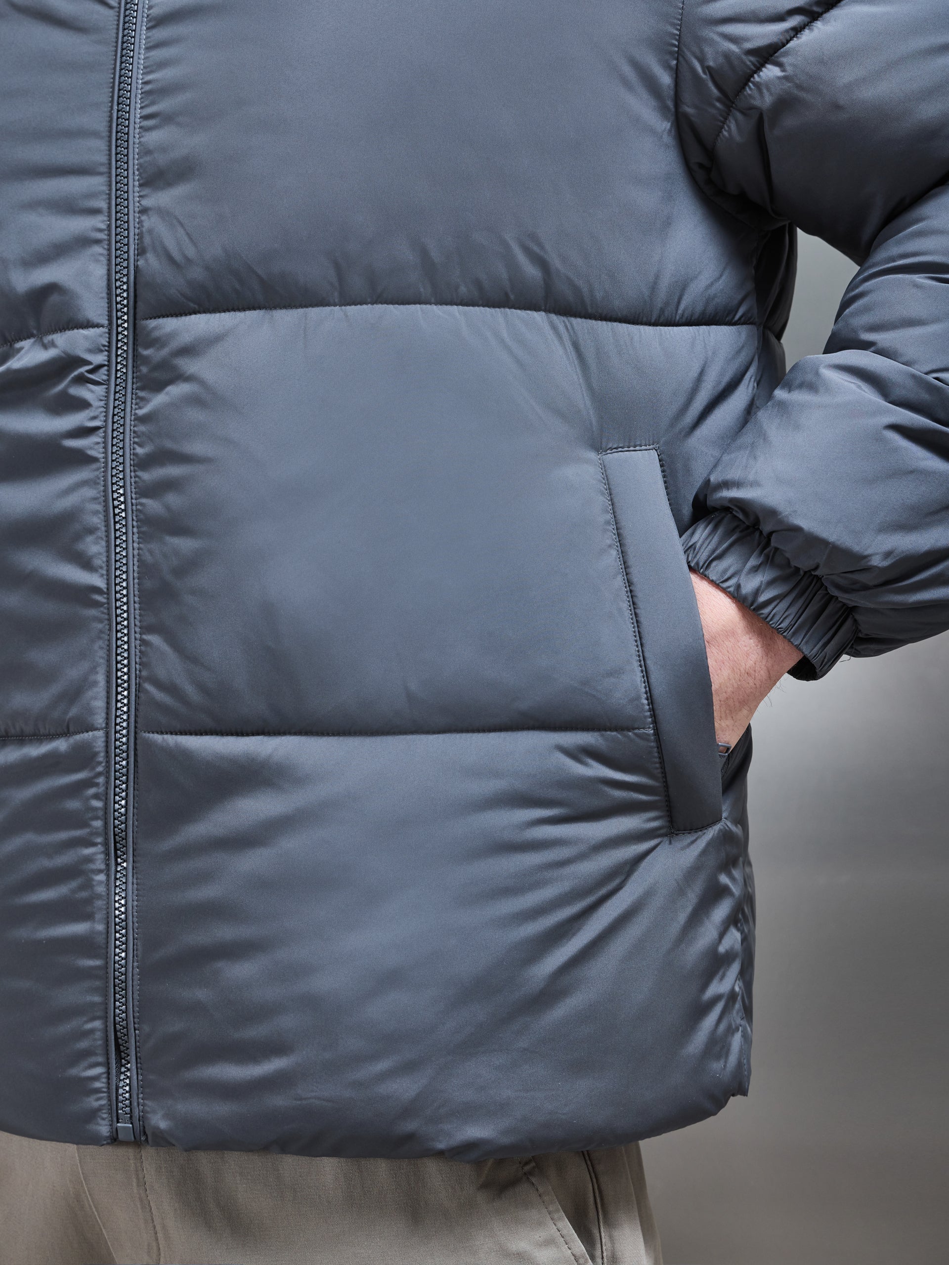 Relaxed Funnel Neck Puffer Jacket in Grey