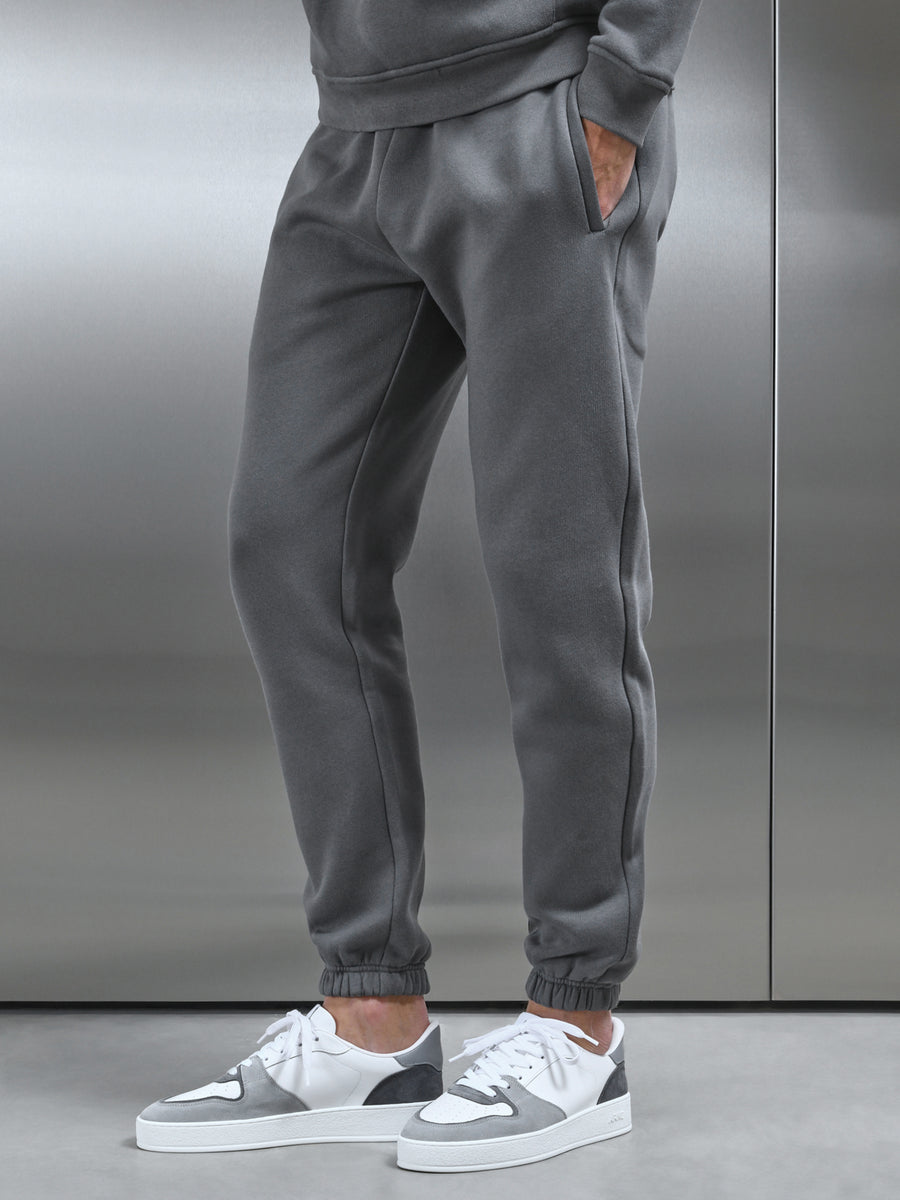 Relaxed Fit Jogger in Charcoal ARNE