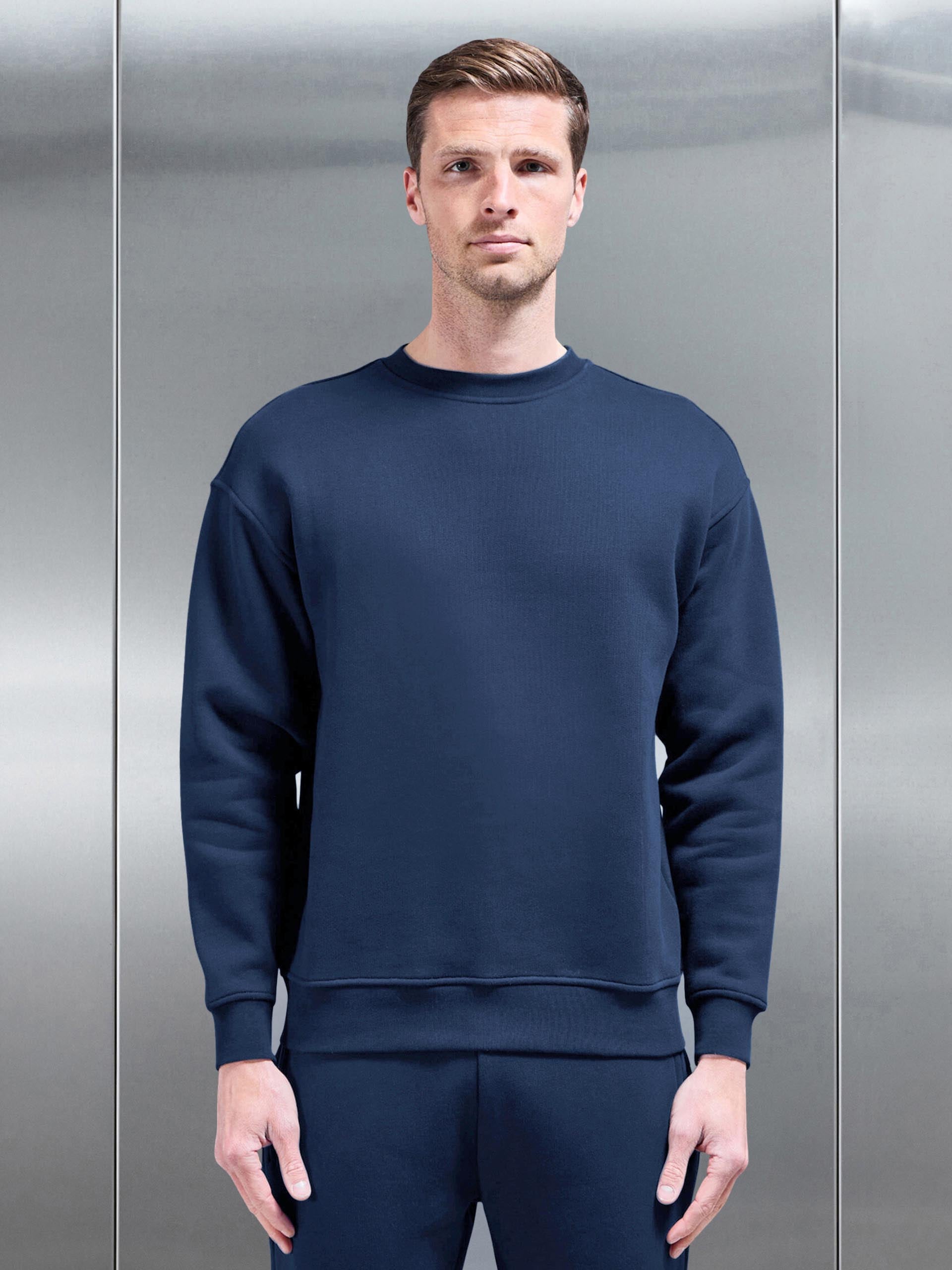 Relaxed Crew Neck Sweatshirt in Navy