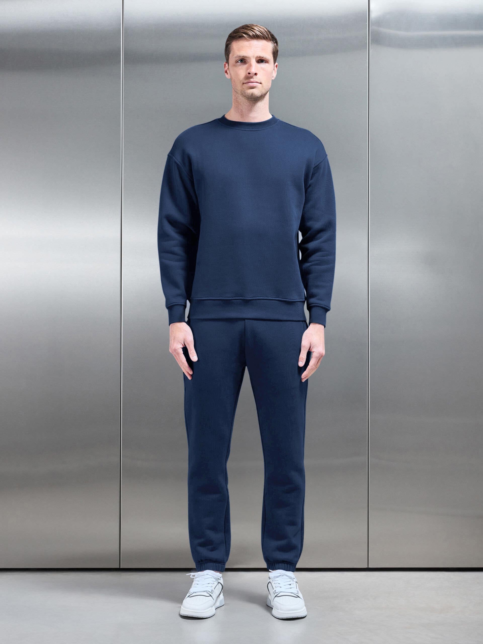 Relaxed Crew Neck Sweatshirt in Navy