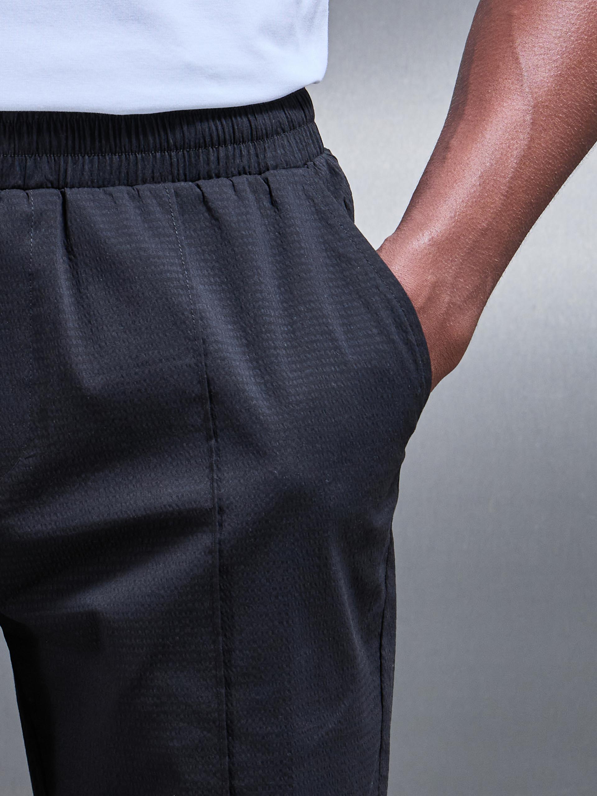 Seersucker Short in Black