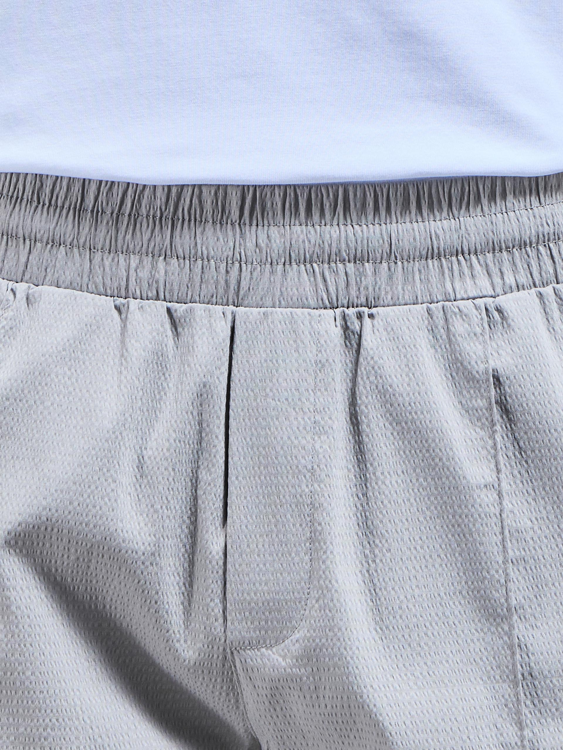 Seersucker Short in Stone