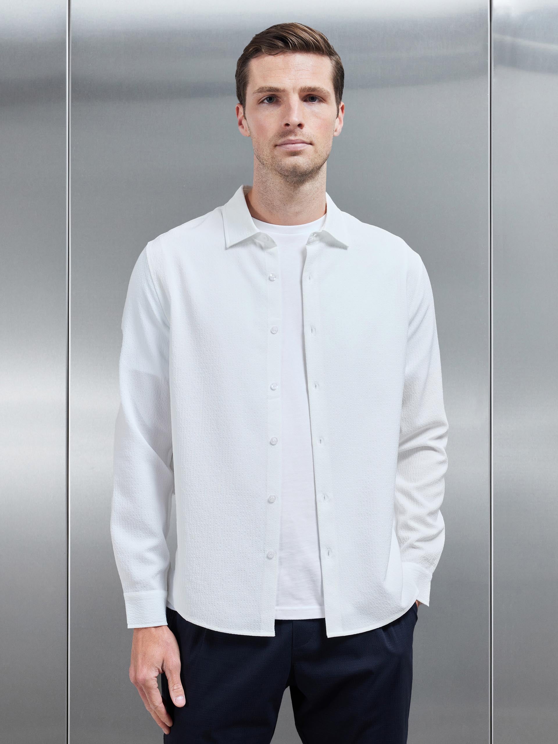Seersucker Long Sleeve Cutaway Collar Shirt in White