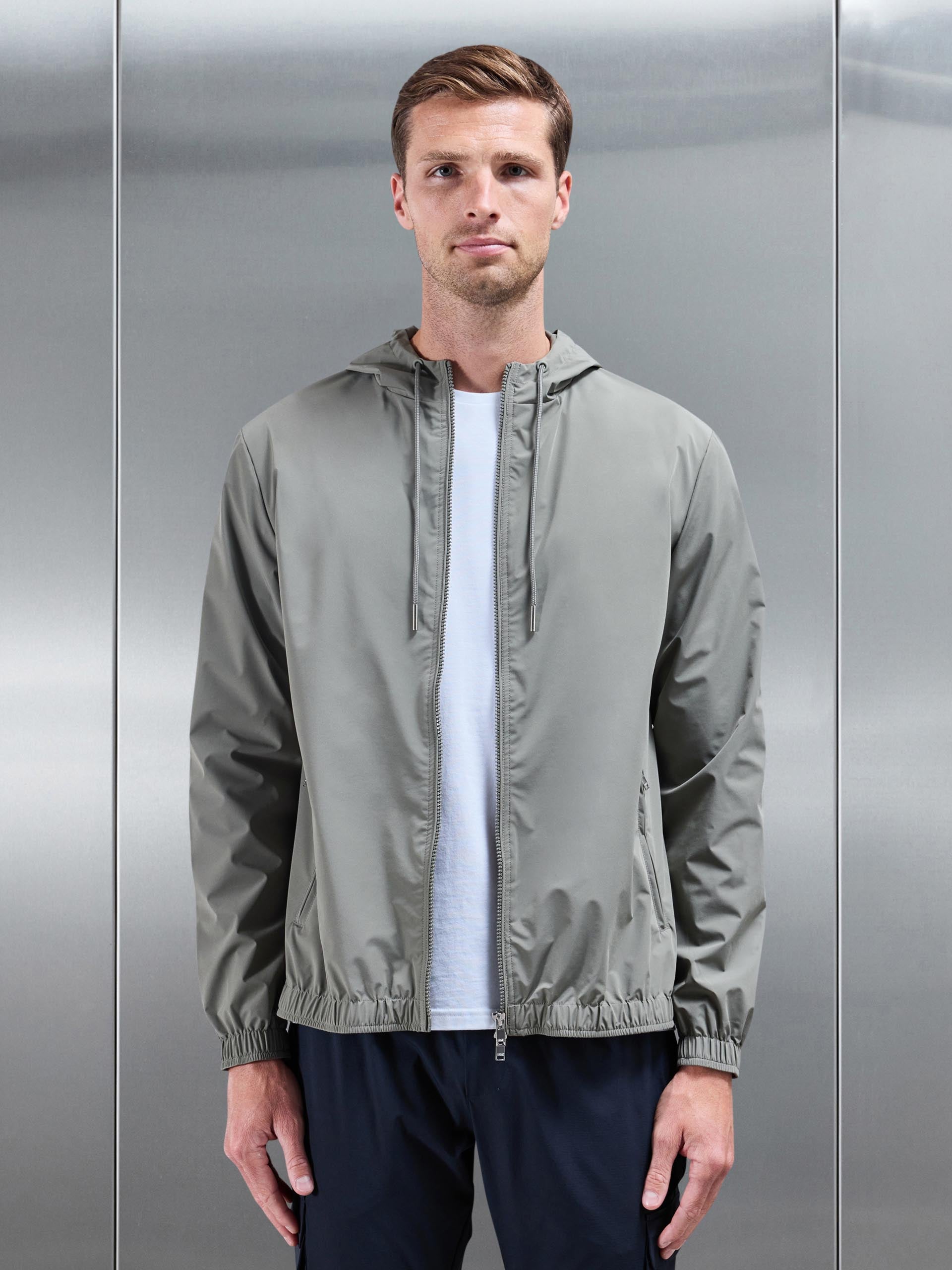 Shell Windbreaker in Olive