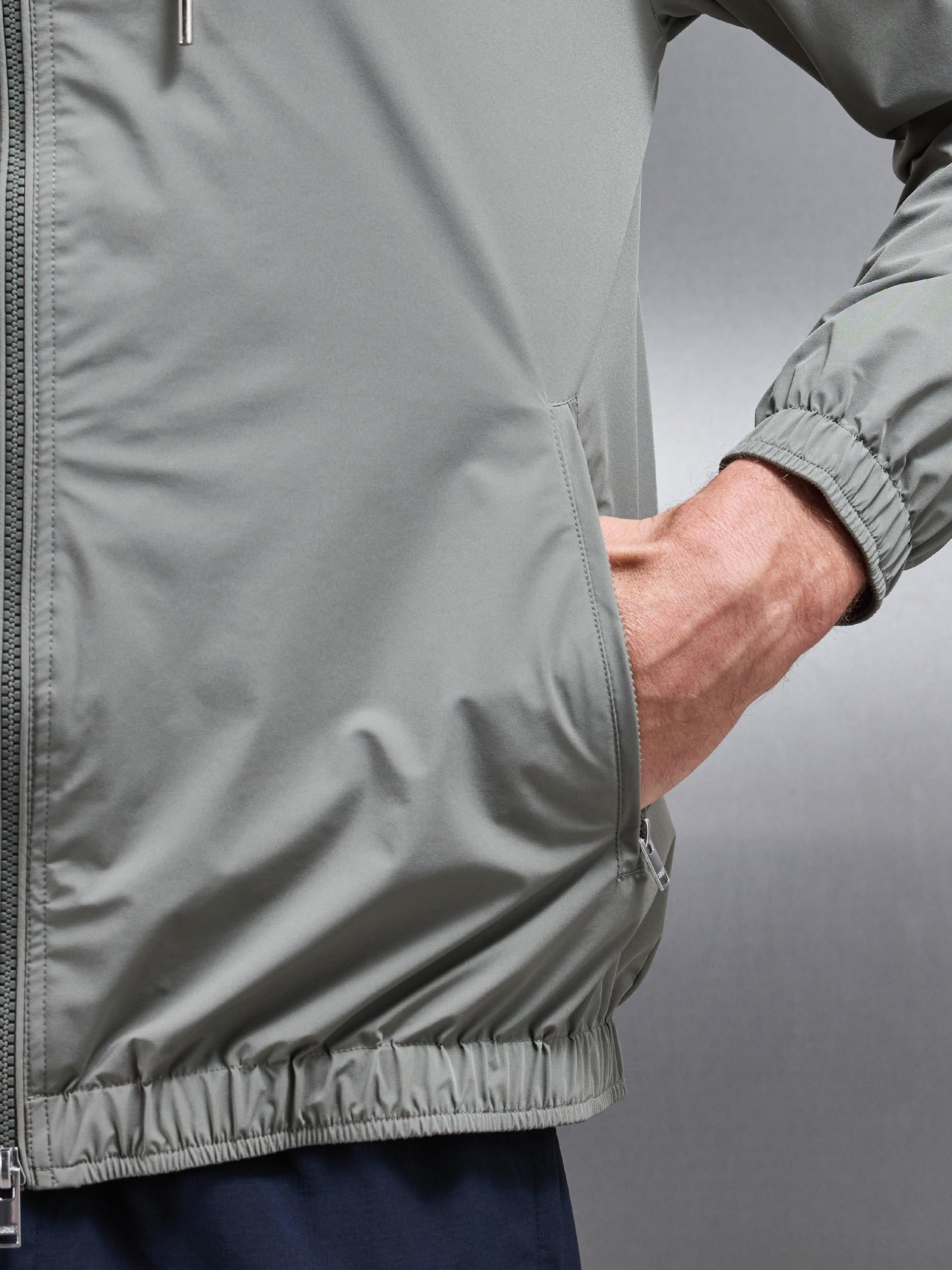 Shell Windbreaker in Olive