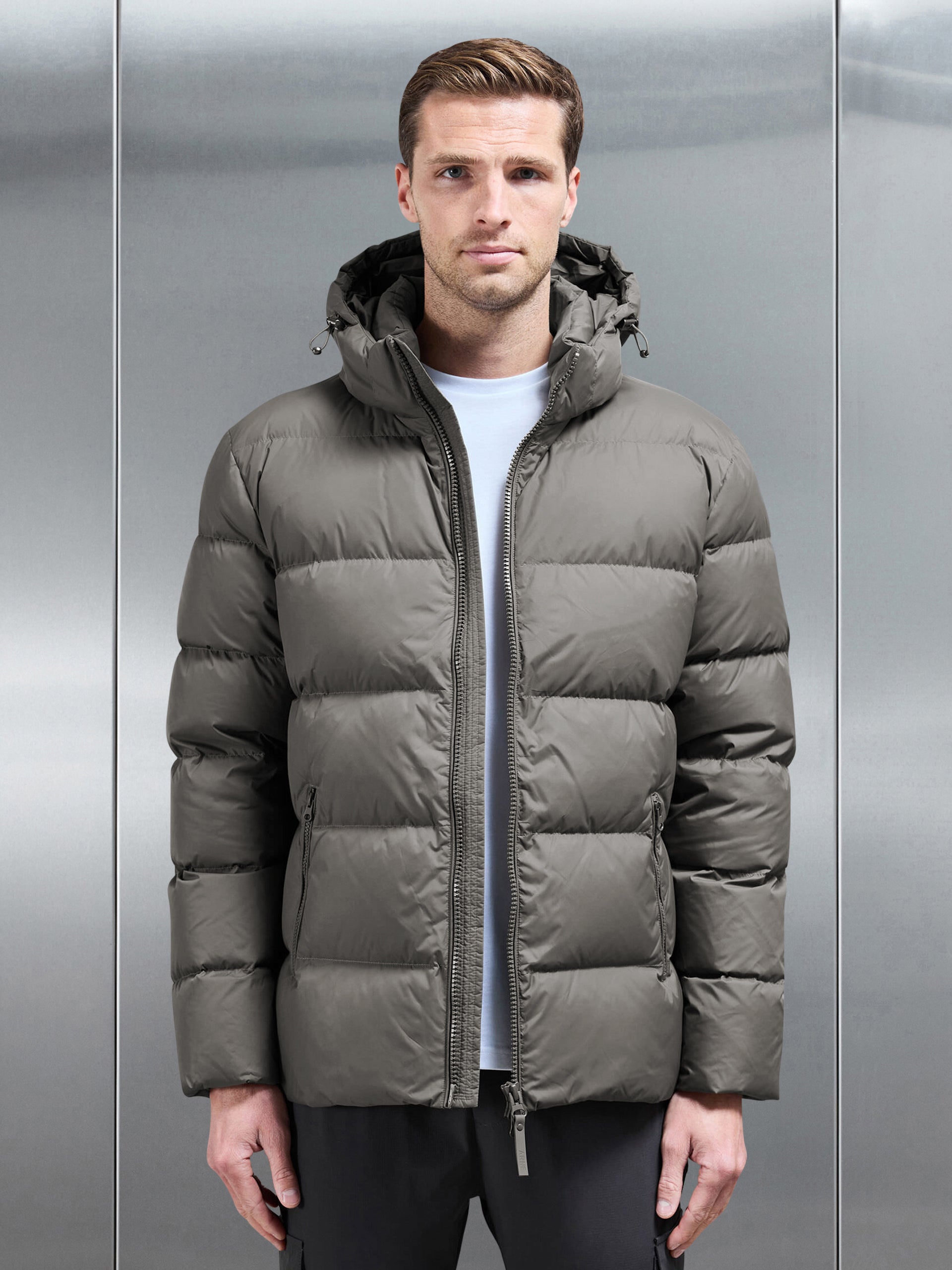Short Down Jacket in Olive