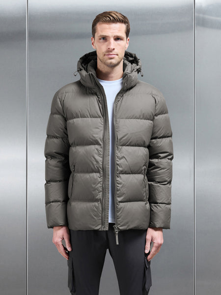Short Down Jacket in Olive