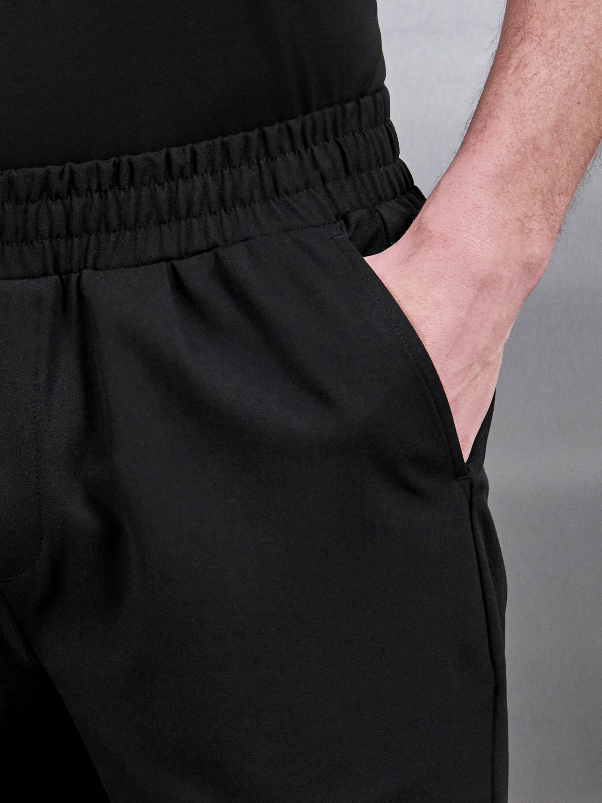Smart Drawstring Tailored Short in Black