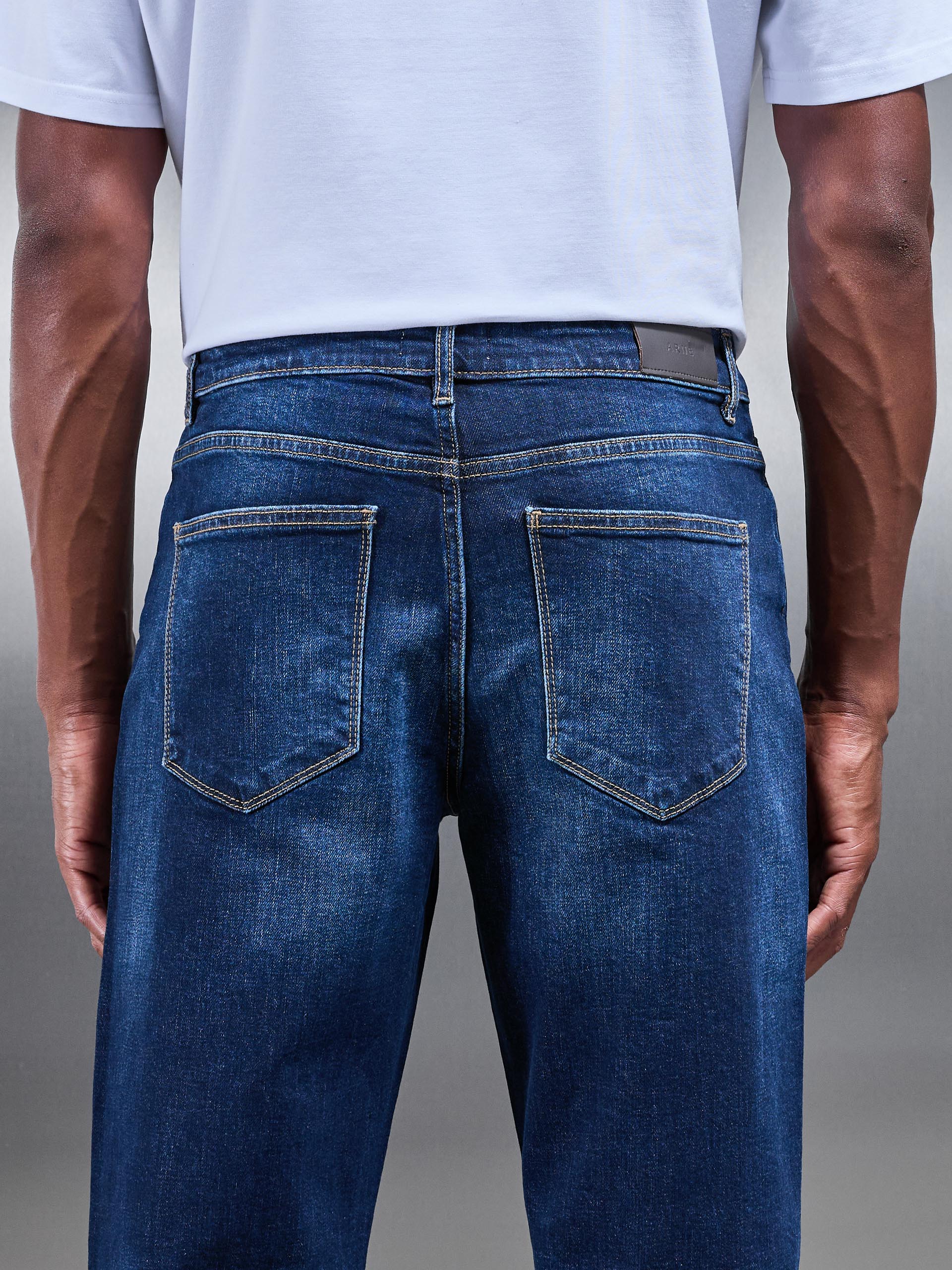 Straight Leg Denim Jeans in Dark Wash