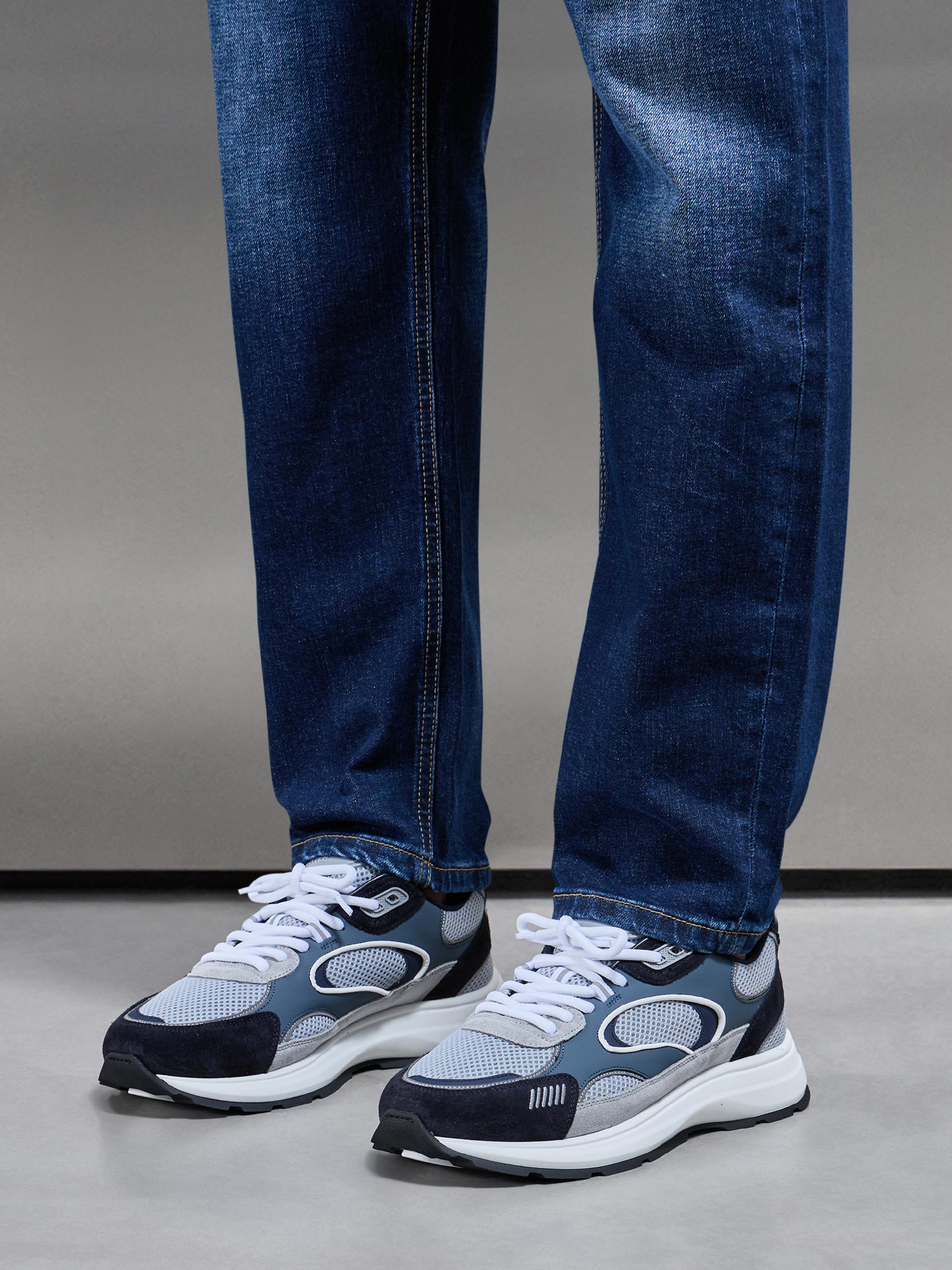 Straight Leg Denim Jeans in Dark Wash