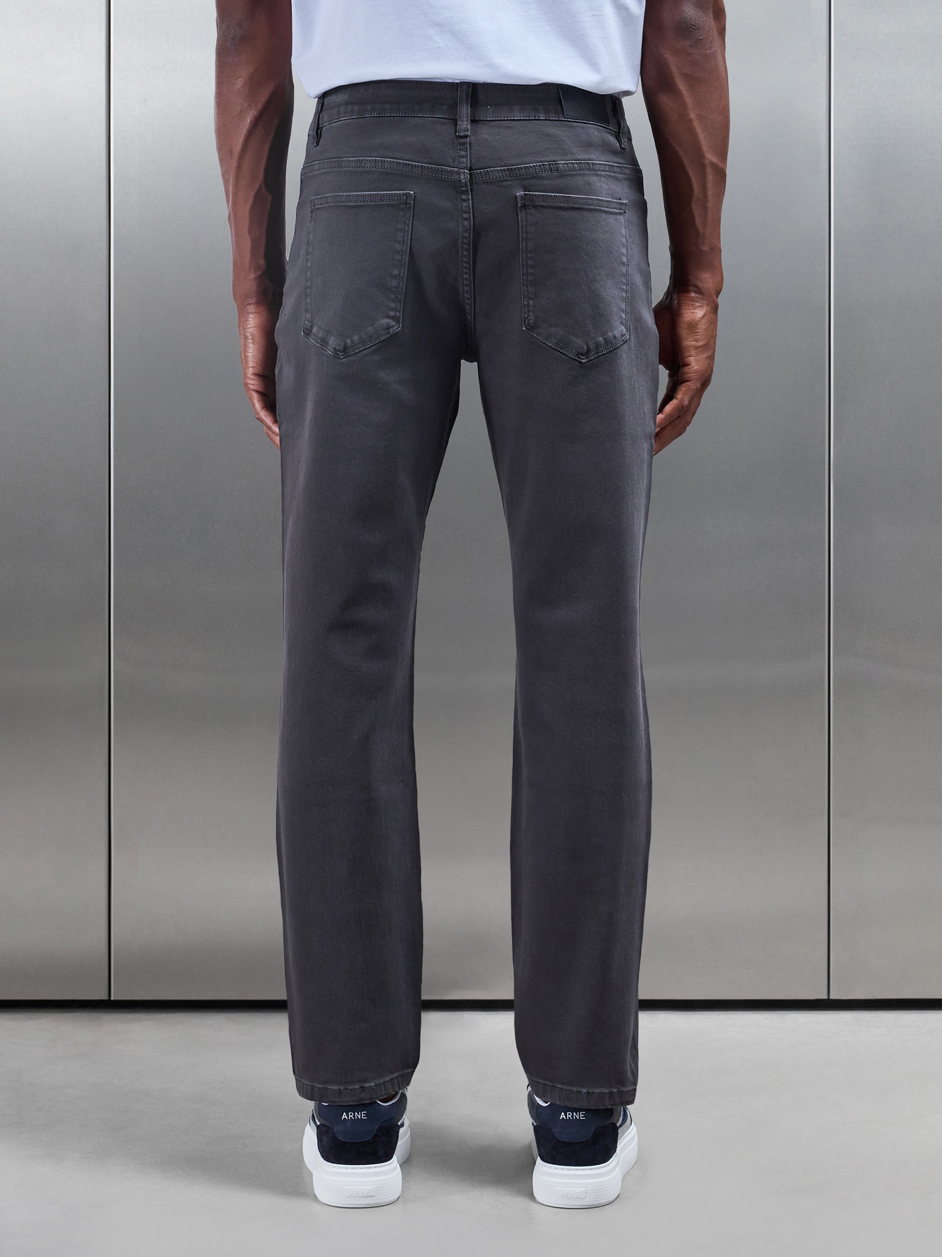 Straight Leg Denim Jeans in Grey