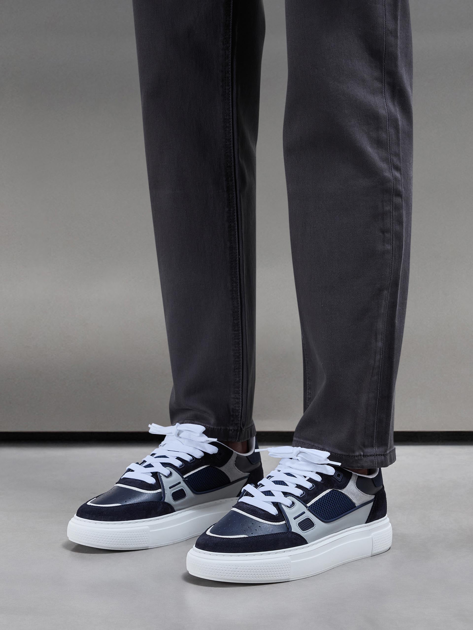 Straight Leg Denim Jeans in Grey