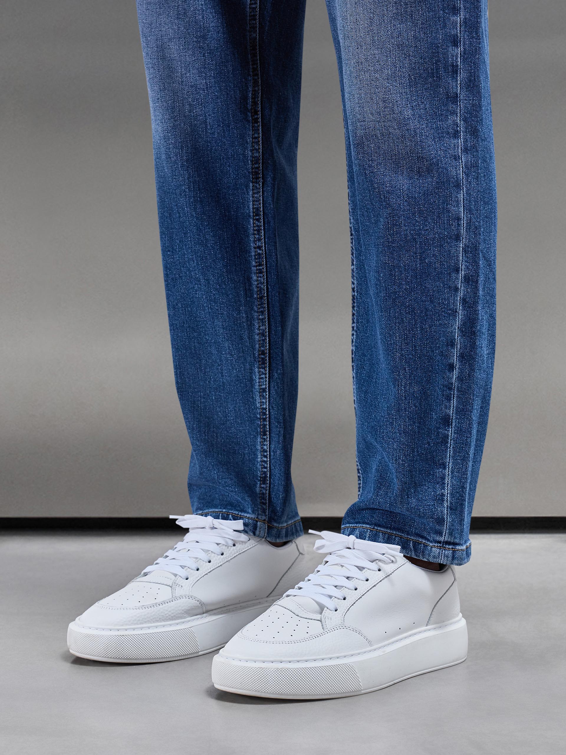 Straight Leg Denim Jeans in Mid Blue