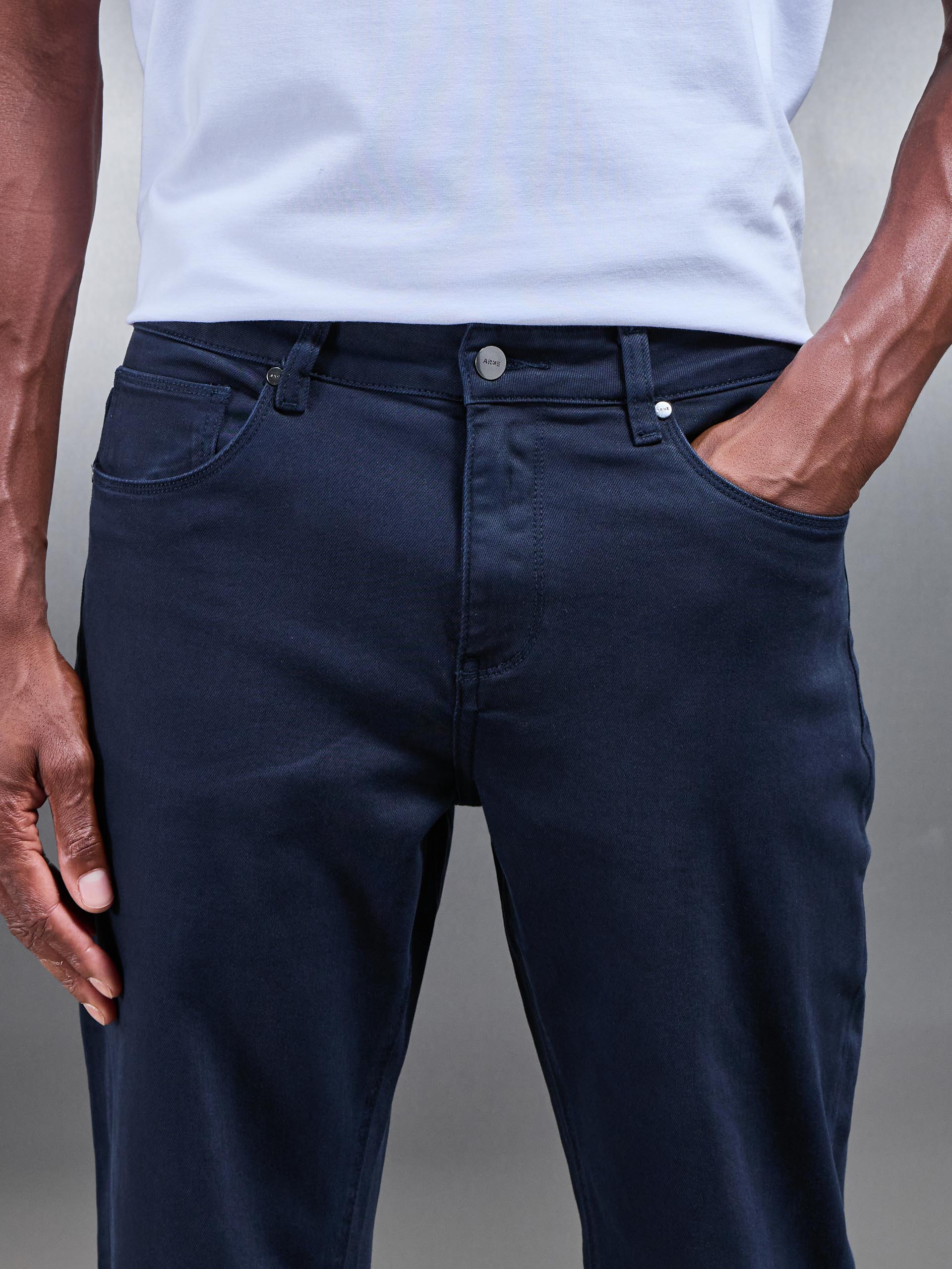 Straight Leg Denim Jeans in Navy